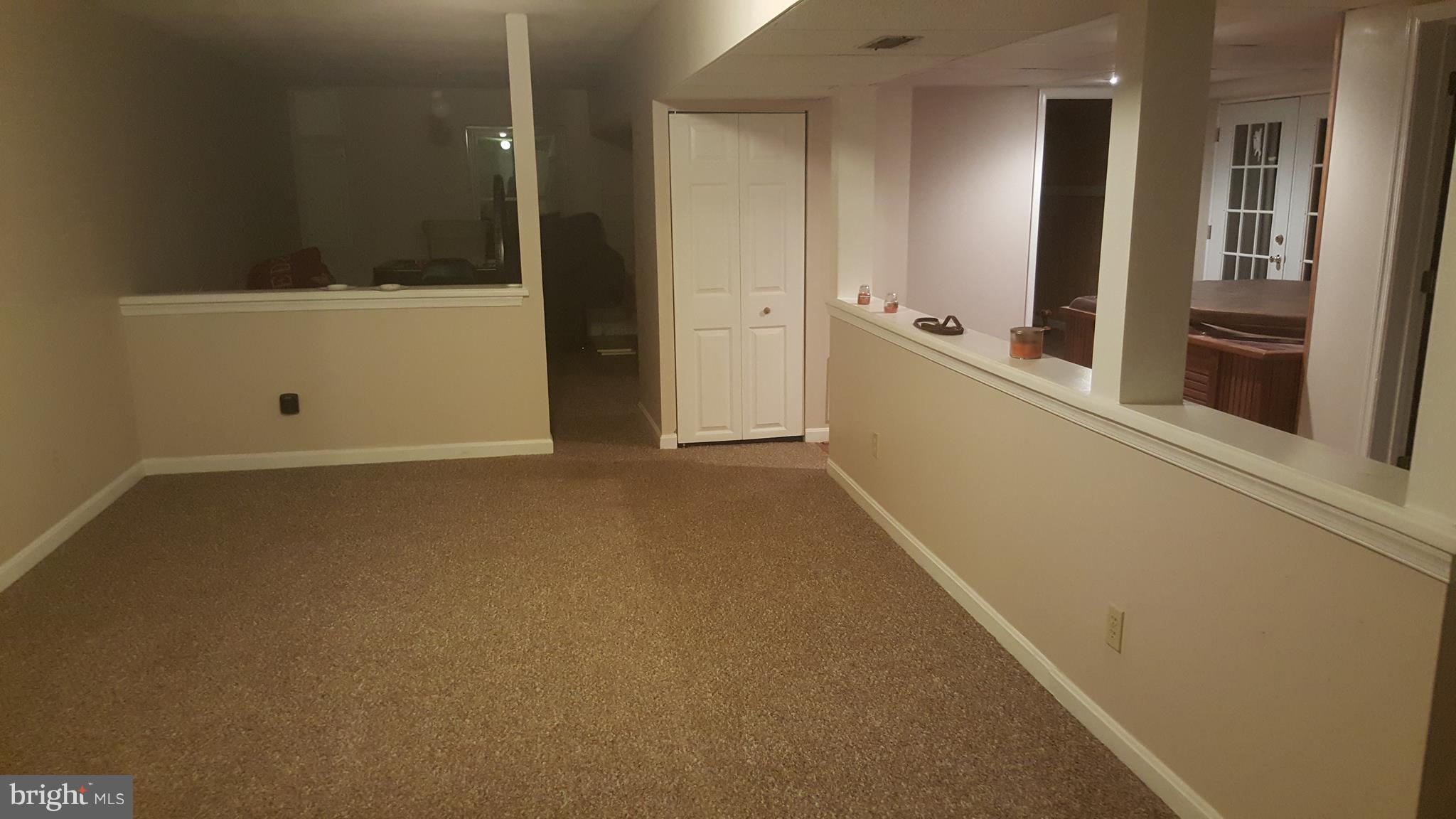 GOLDEN BEACH - Residential