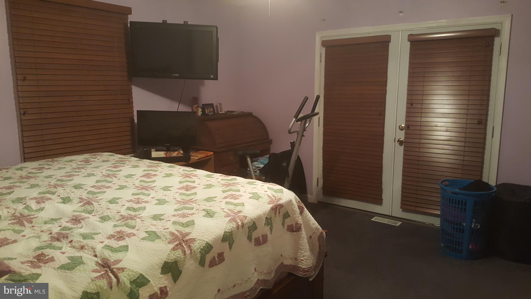 GOLDEN BEACH - Residential