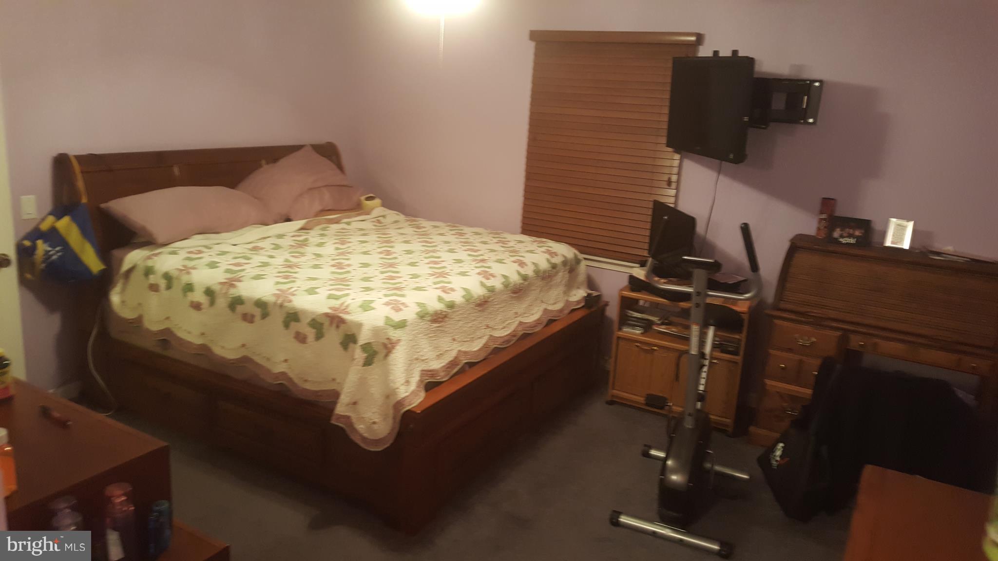 GOLDEN BEACH - Residential