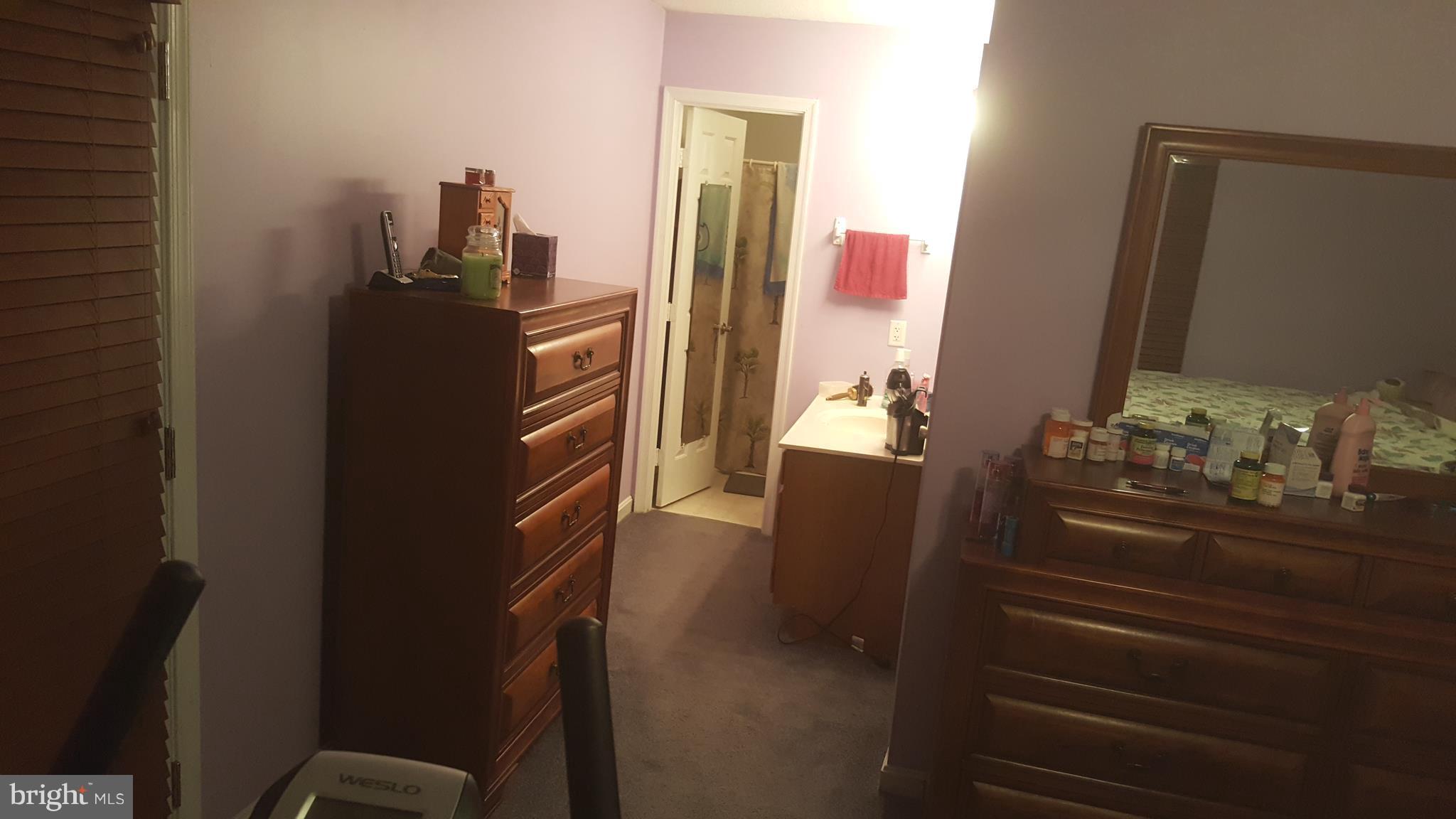 GOLDEN BEACH - Residential