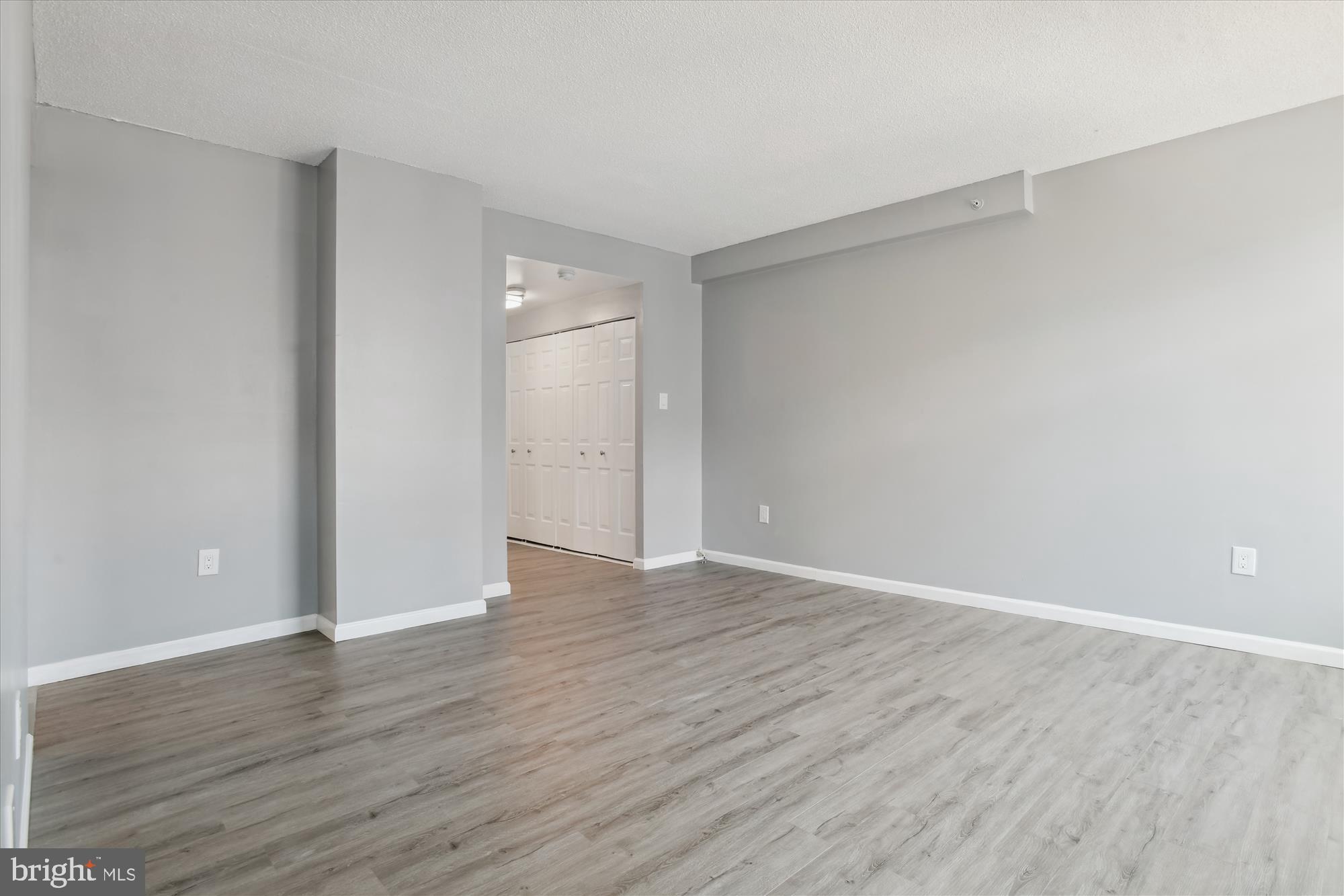 28 ALLEGHENY AVENUE 806