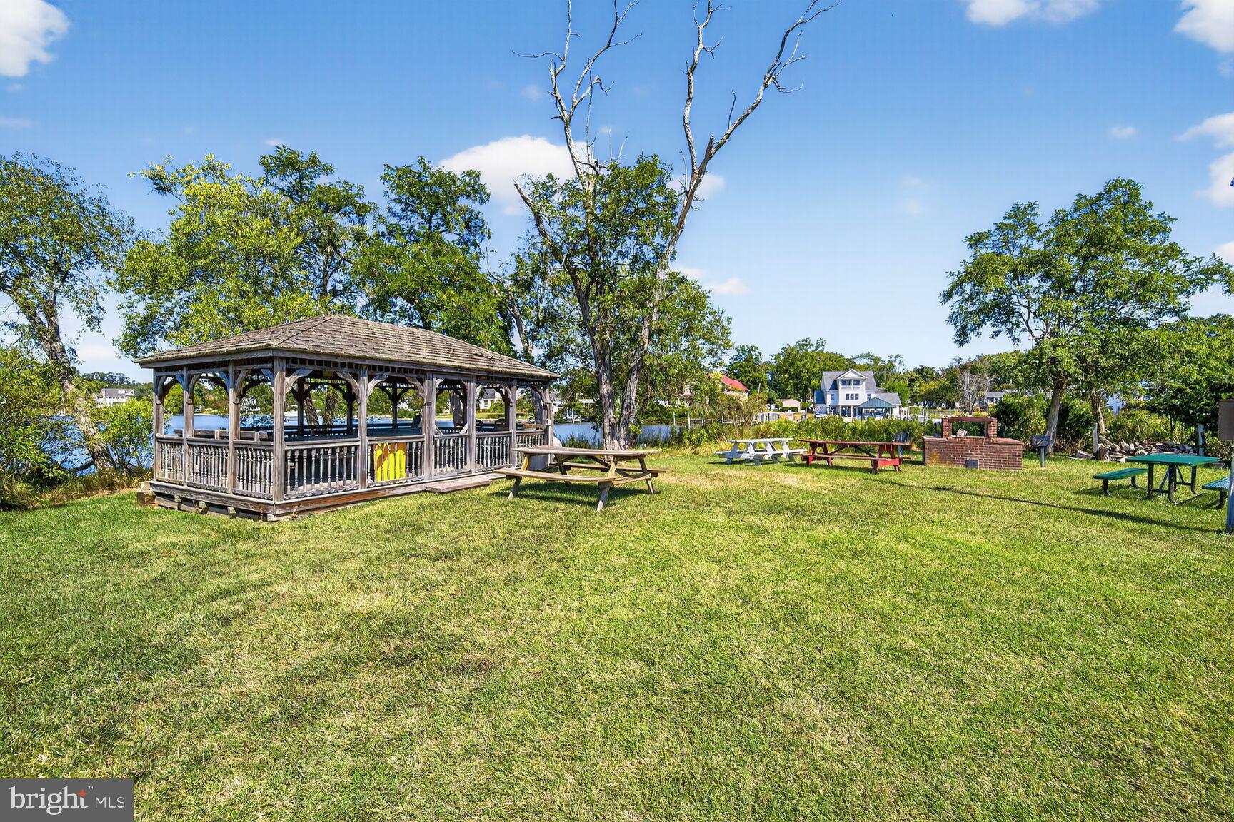 CLOVERLEA - Residential