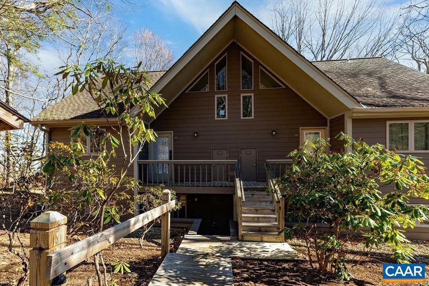 Welcome to your perfect Wintergreen getaway! This Three Ridges Condo is literally steps from the slopes! Recent updates include new HVAC in 2023, Luxury Vinyl Plank flooring & renovated bathroom in 2024. Gated parking in winter. Features a closed in 2nd floor primary bedroom. Many upgrades throughout this condo.,Formica Counter,Wood Cabinets,Fireplace in Family Room