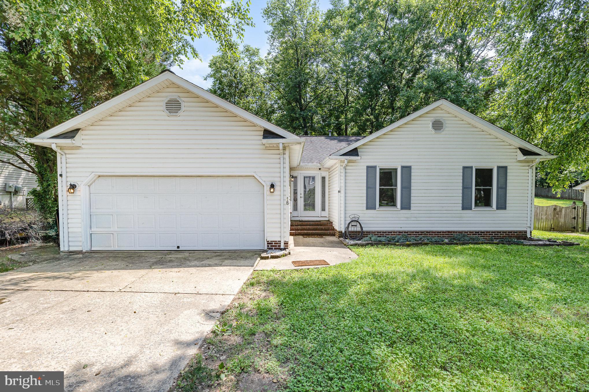 18 S POINTE LANE