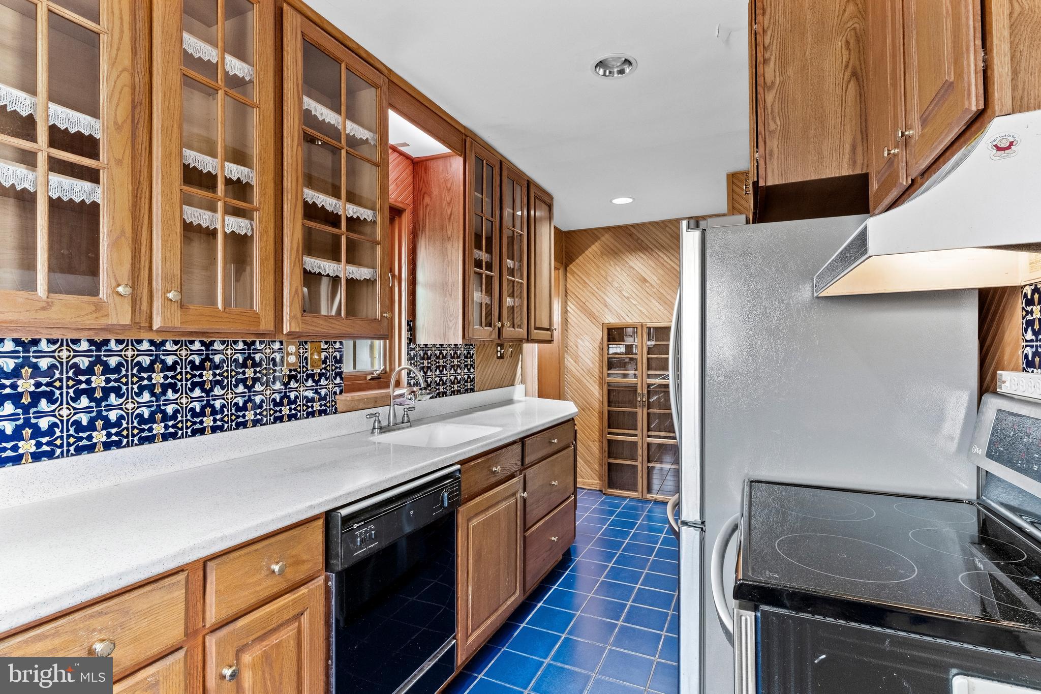 BROYHILL CREST - Residential