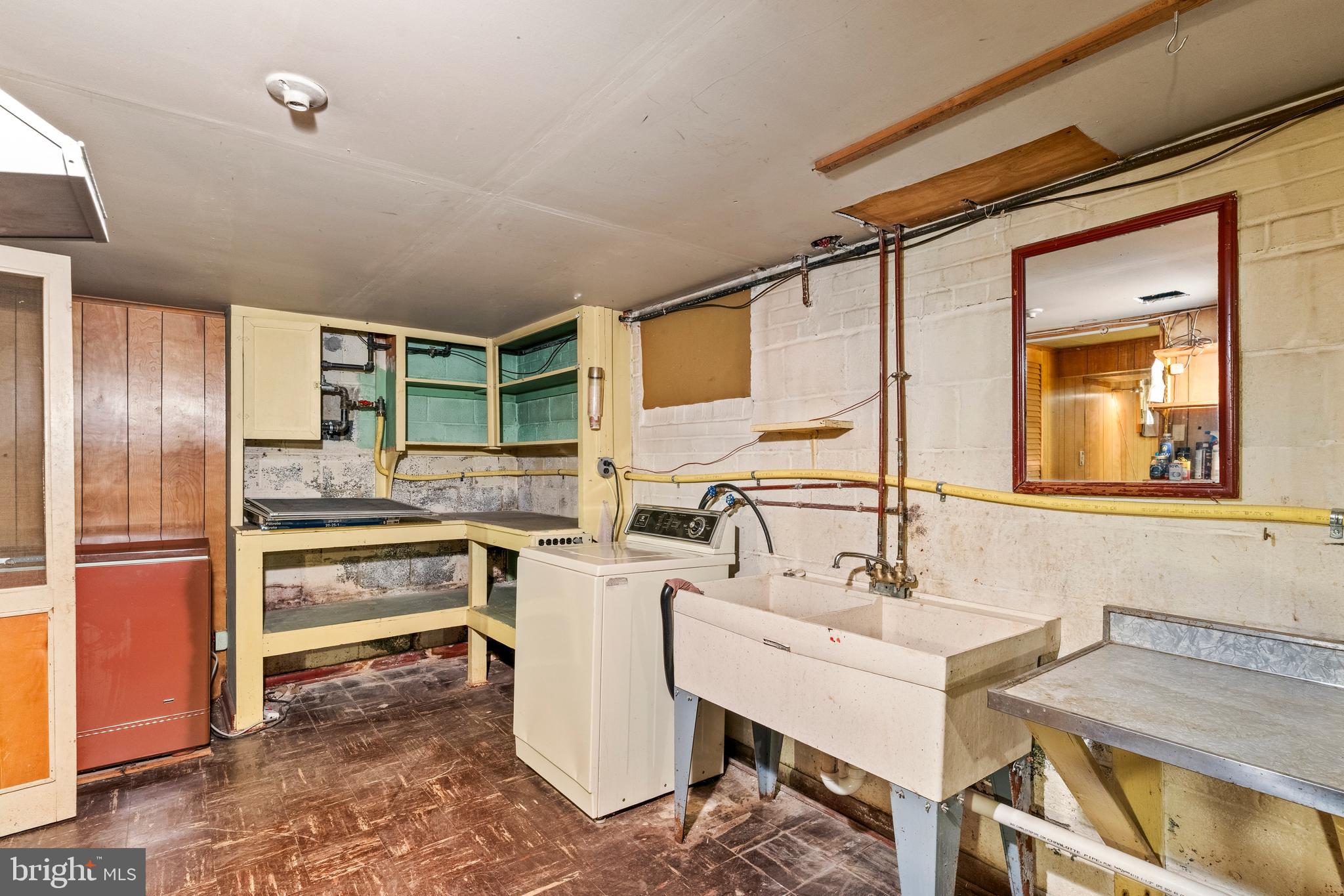 BROYHILL CREST - Residential