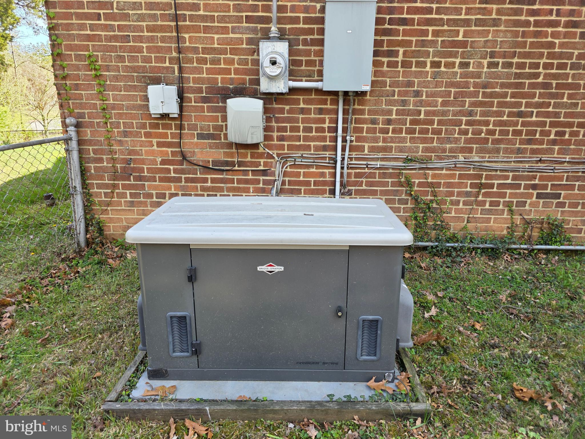 BROYHILL CREST - Residential