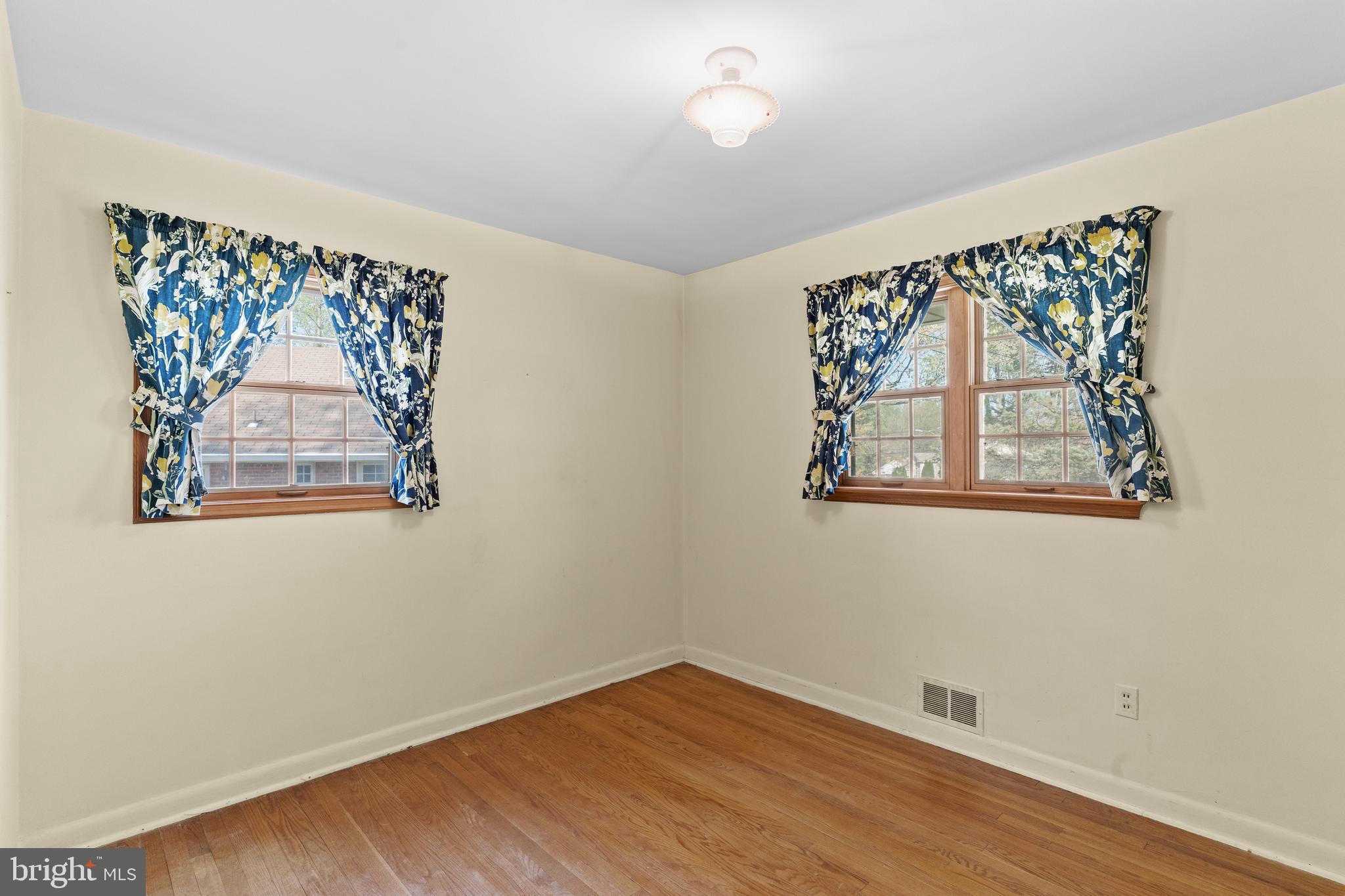 BROYHILL CREST - Residential