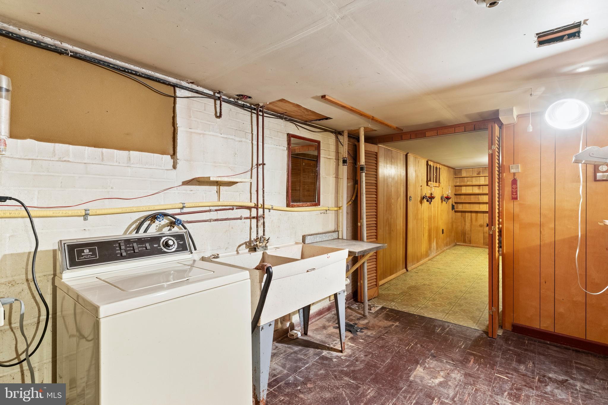 BROYHILL CREST - Residential