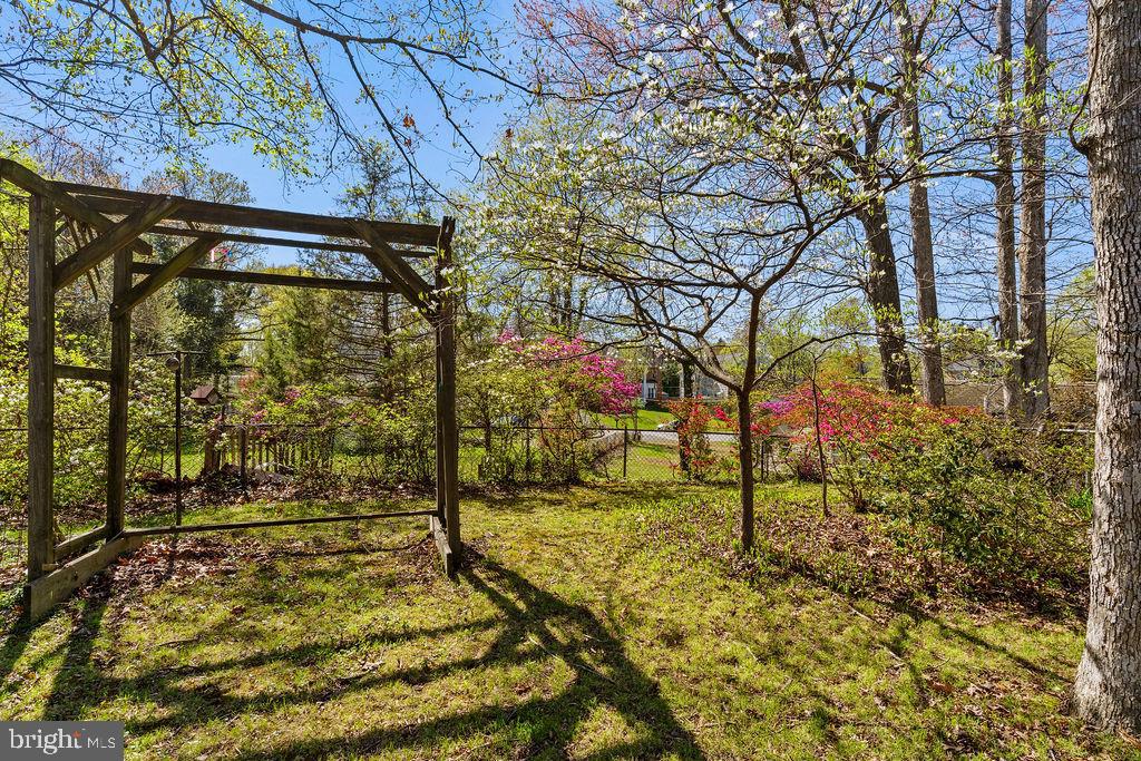 BROYHILL CREST - Residential