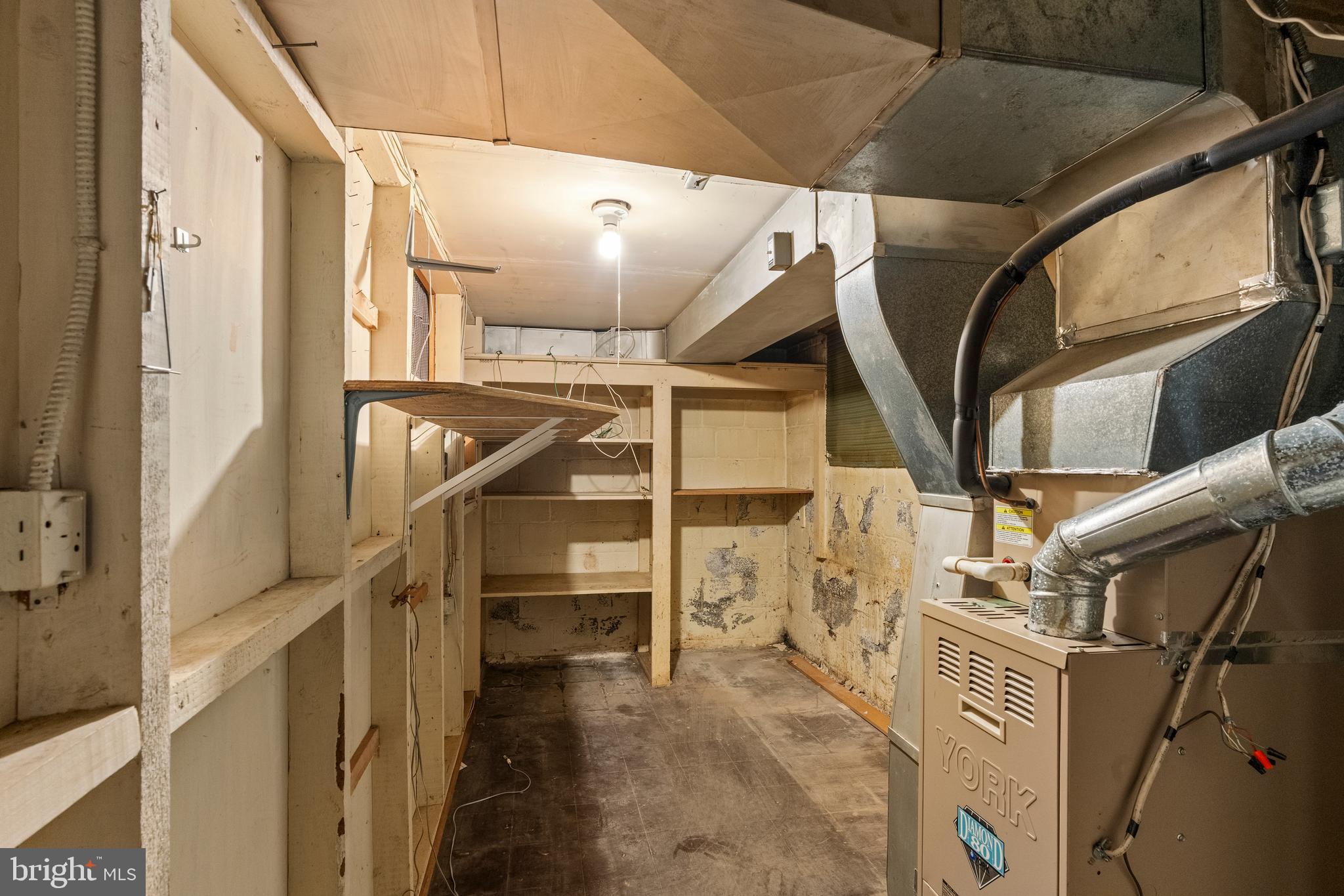 BROYHILL CREST - Residential