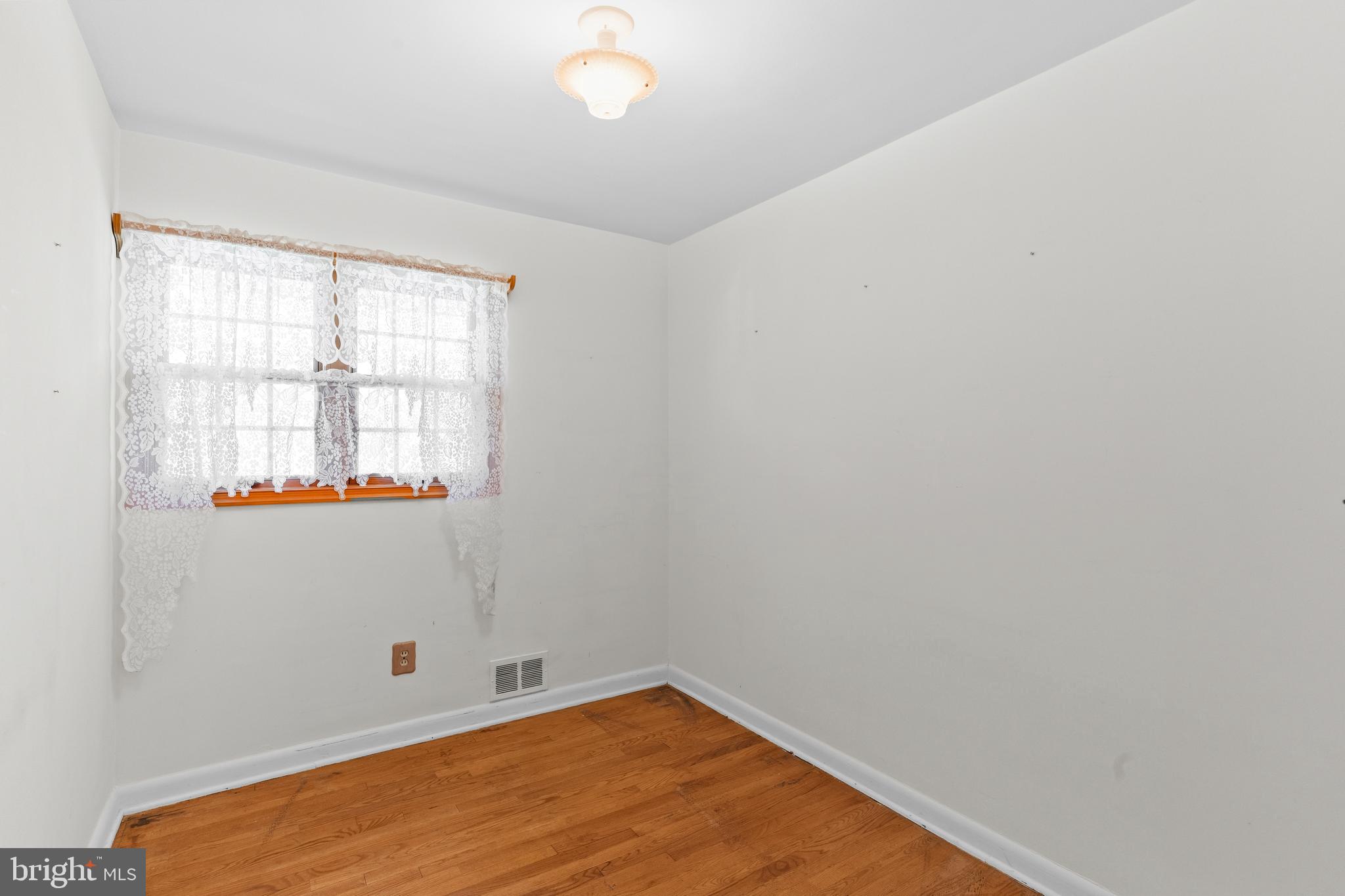 BROYHILL CREST - Residential