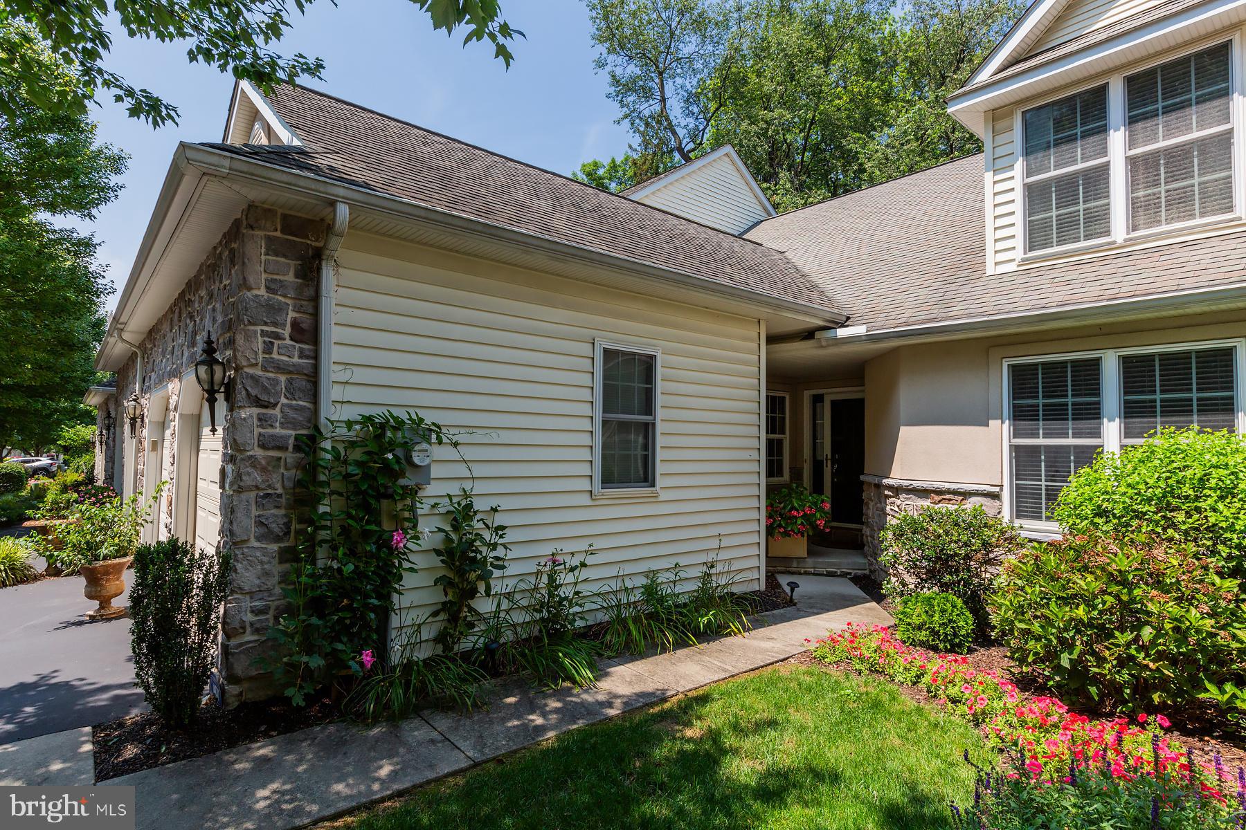 1861 SERENE WAY