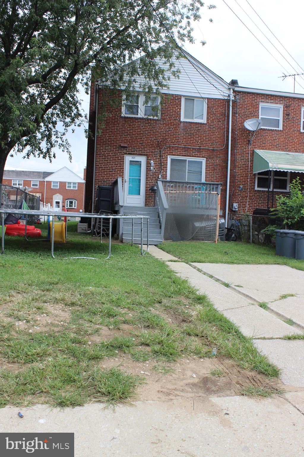 EASTFIELD - Residential Lease