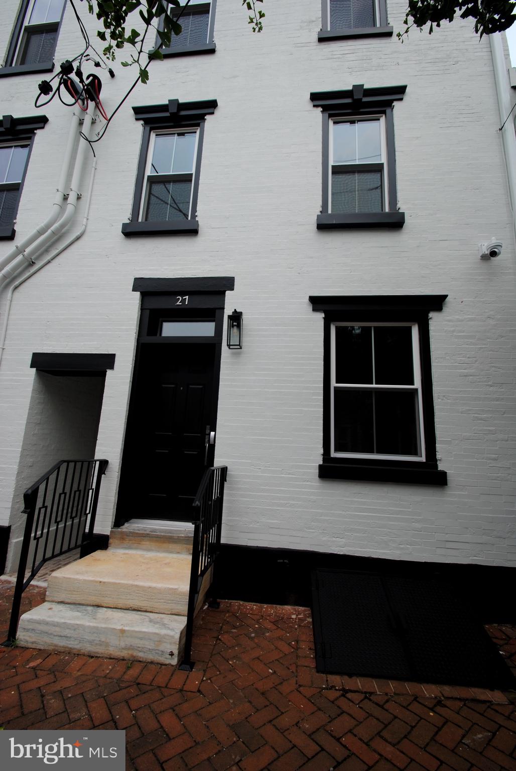 23 E UNION STREET 27