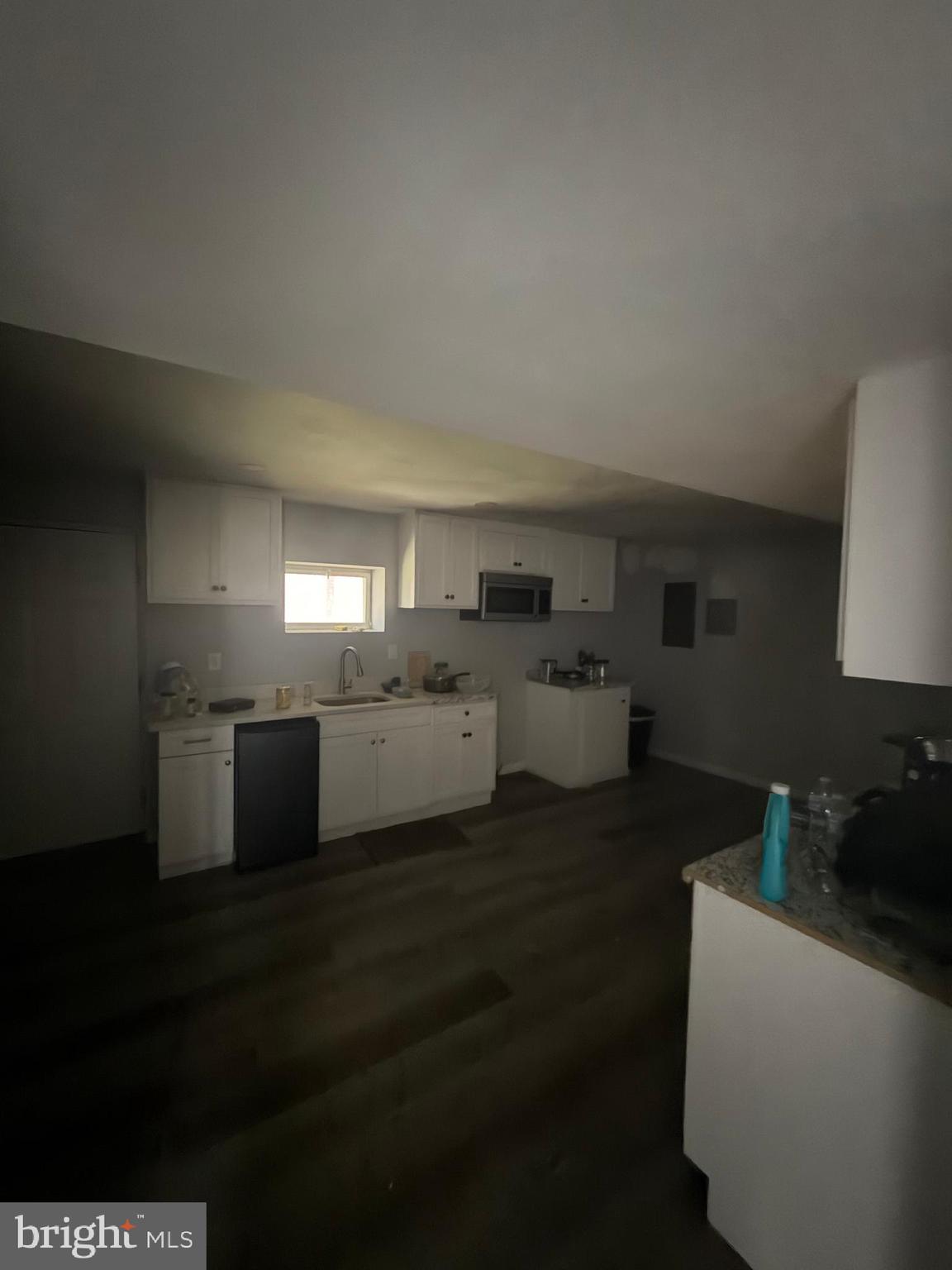 WHITE OAK MANOR - Residential