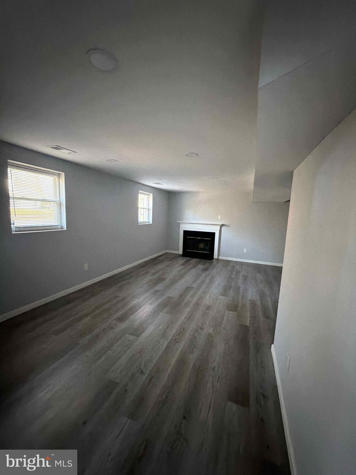 WHITE OAK MANOR - Residential