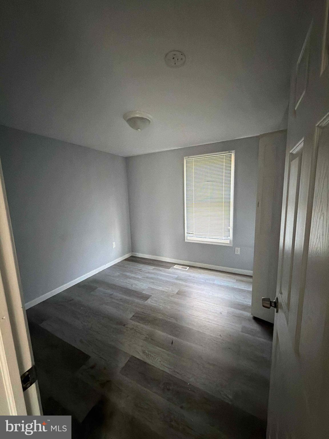 WHITE OAK MANOR - Residential