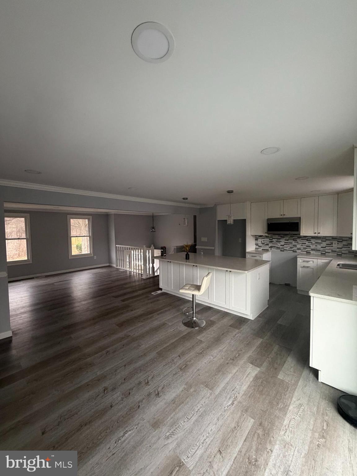 WHITE OAK MANOR - Residential