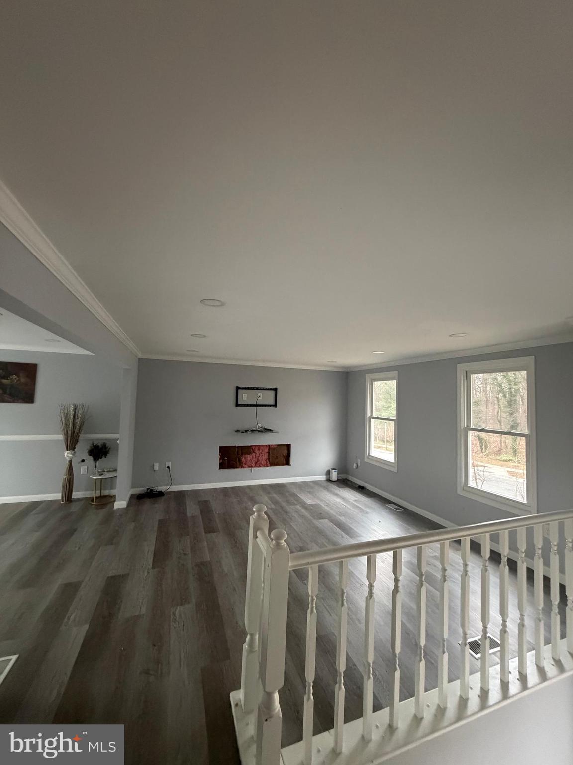 WHITE OAK MANOR - Residential