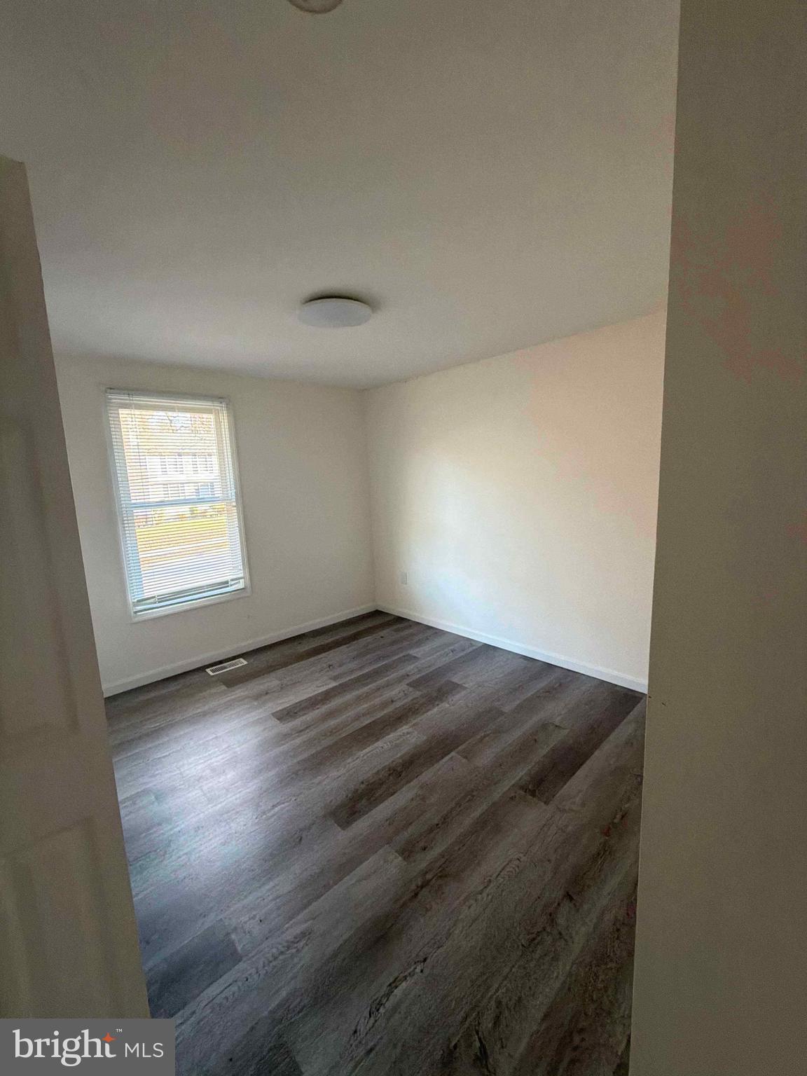 WHITE OAK MANOR - Residential