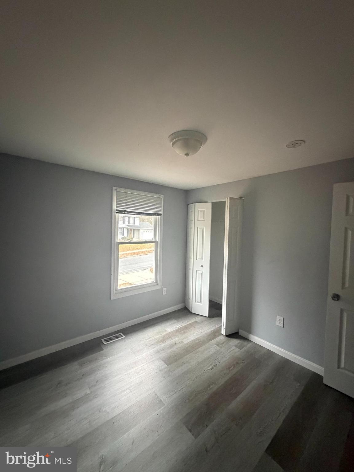 WHITE OAK MANOR - Residential