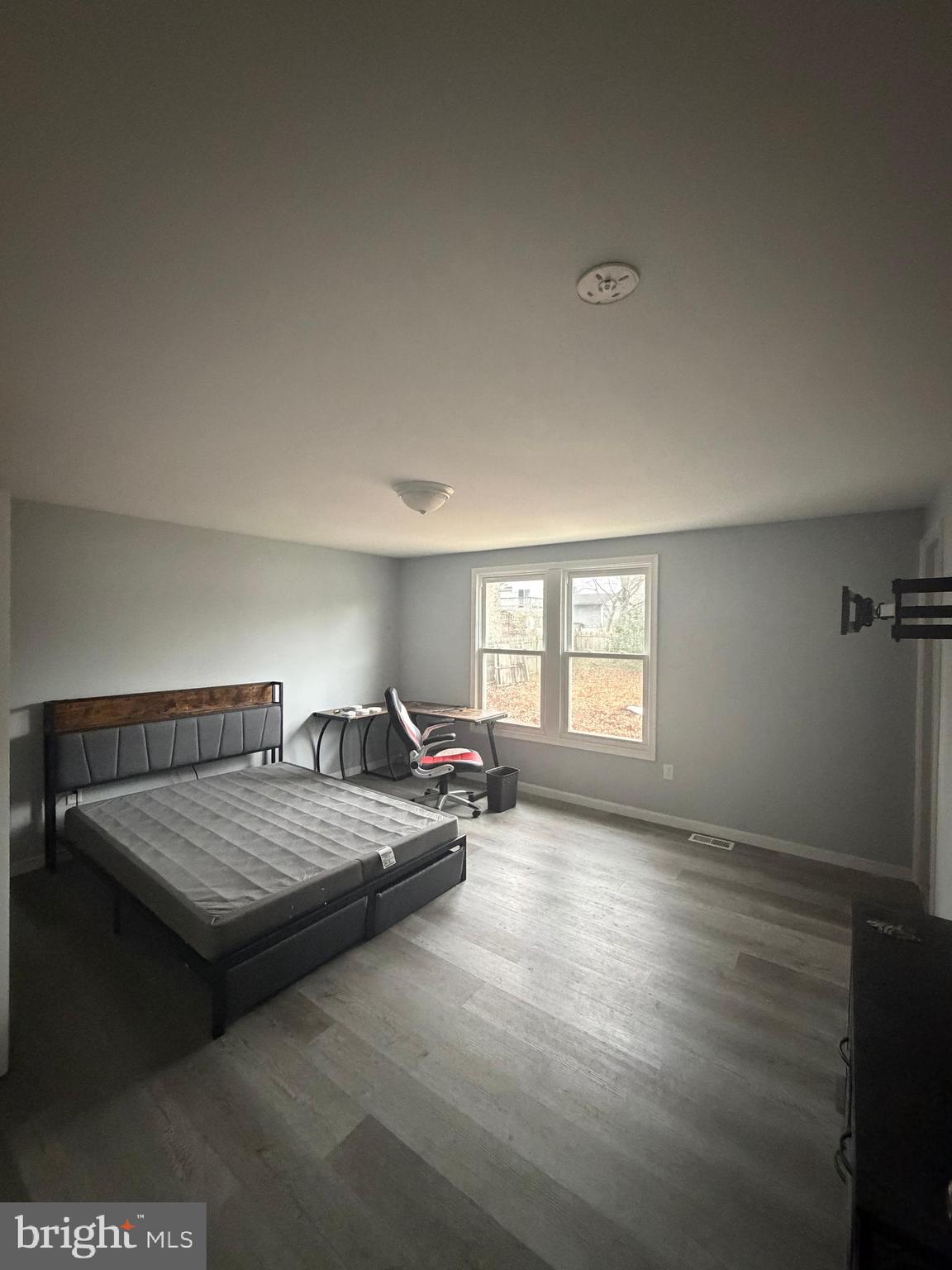 WHITE OAK MANOR - Residential