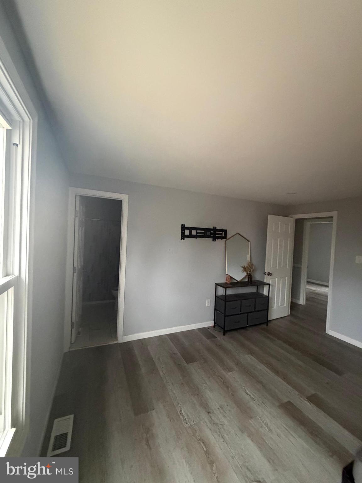 WHITE OAK MANOR - Residential