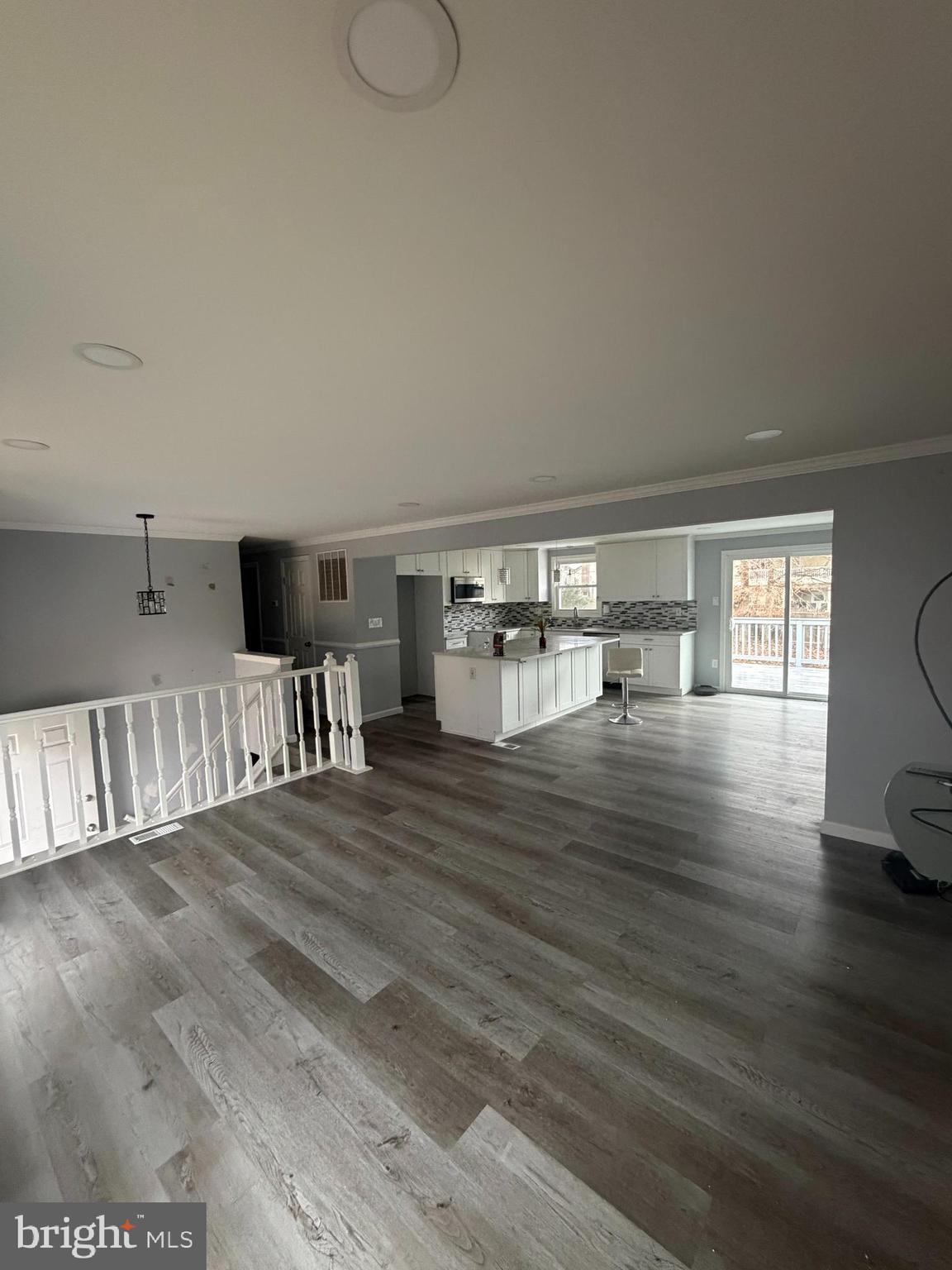 WHITE OAK MANOR - Residential