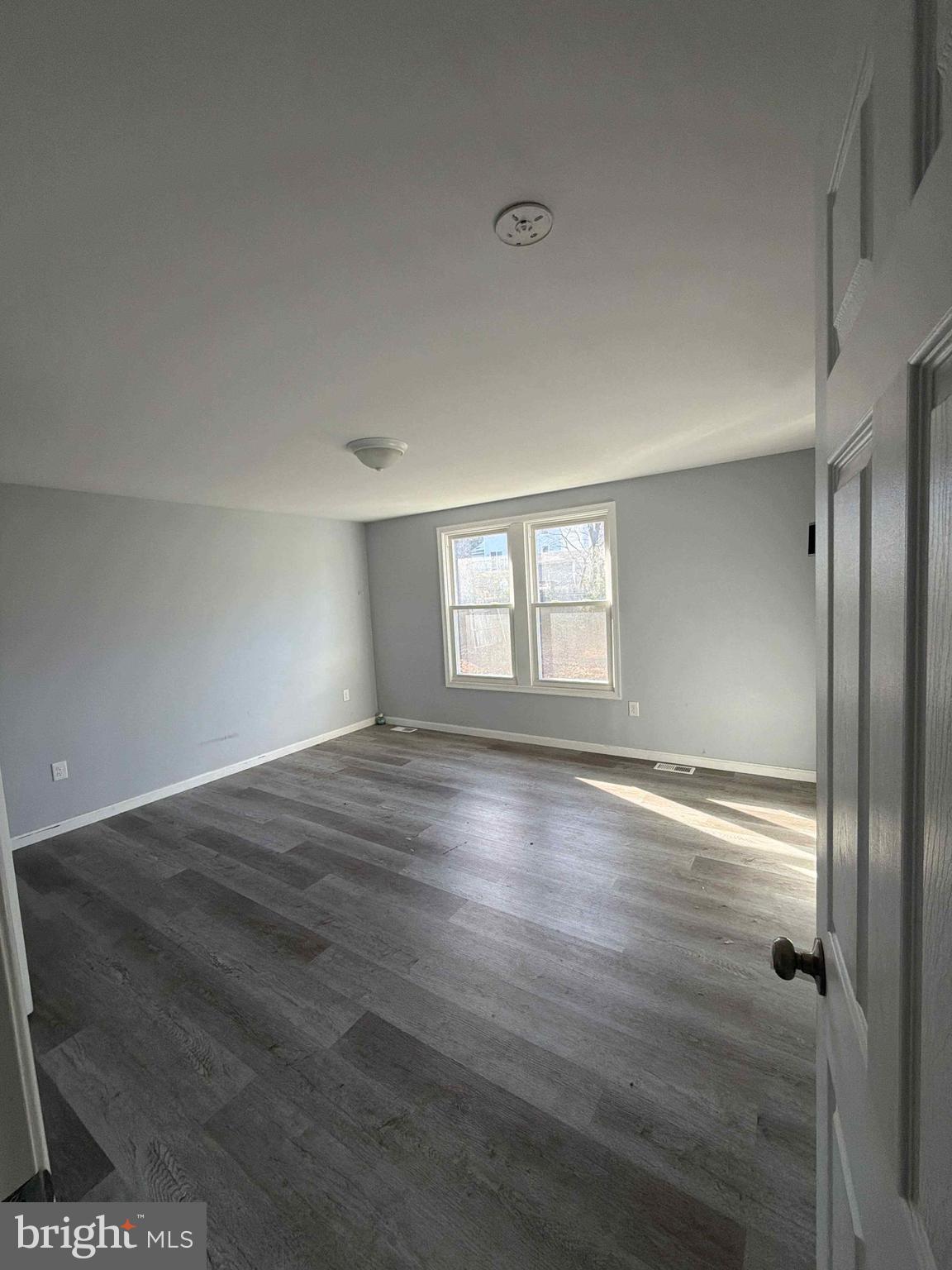 WHITE OAK MANOR - Residential