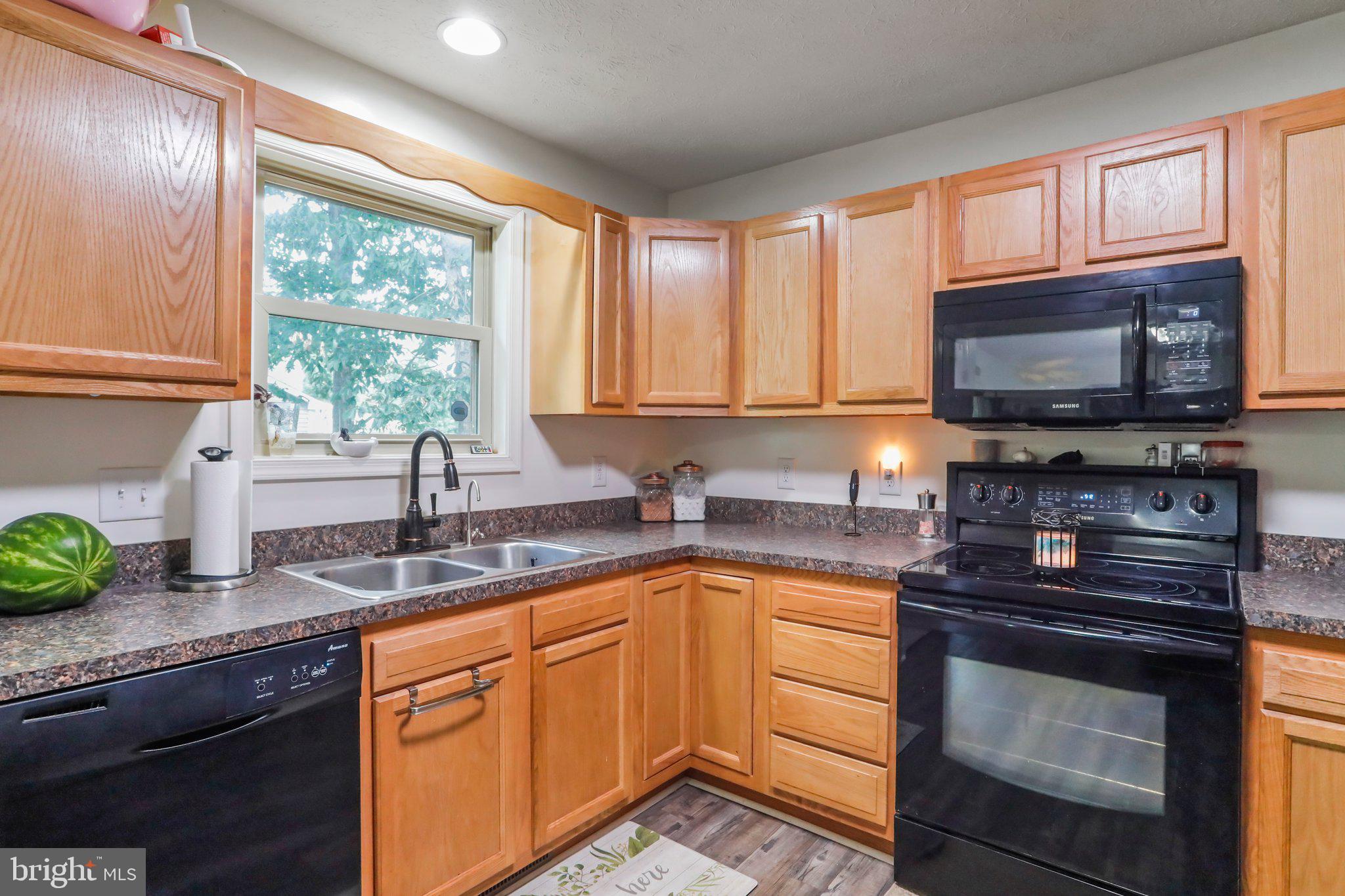 MIDDLE CREEK MANOR - Residential