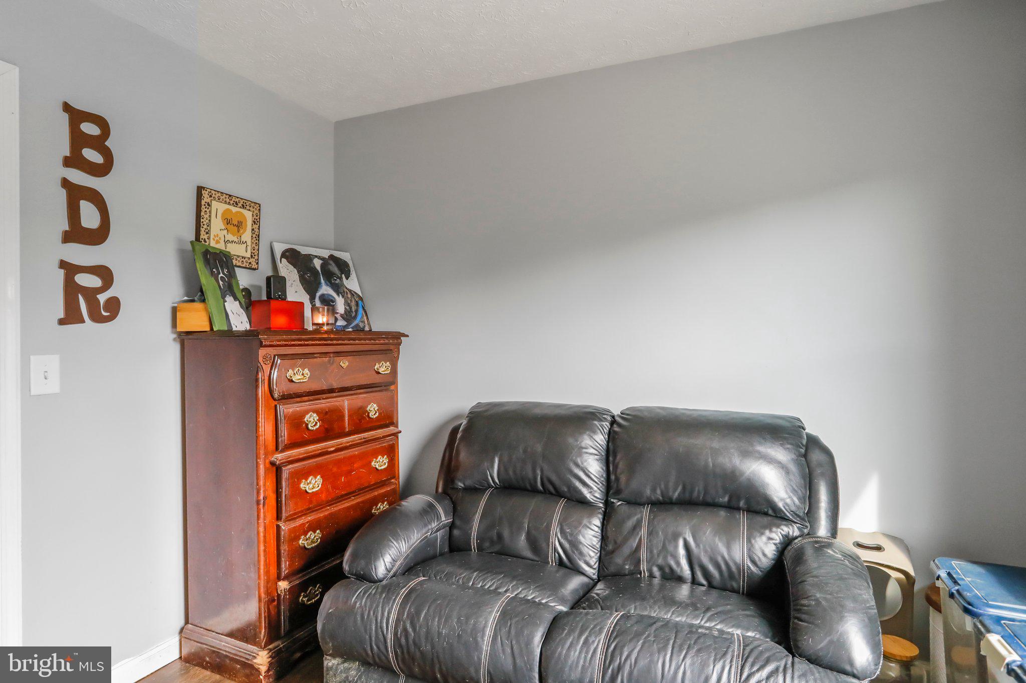 MIDDLE CREEK MANOR - Residential