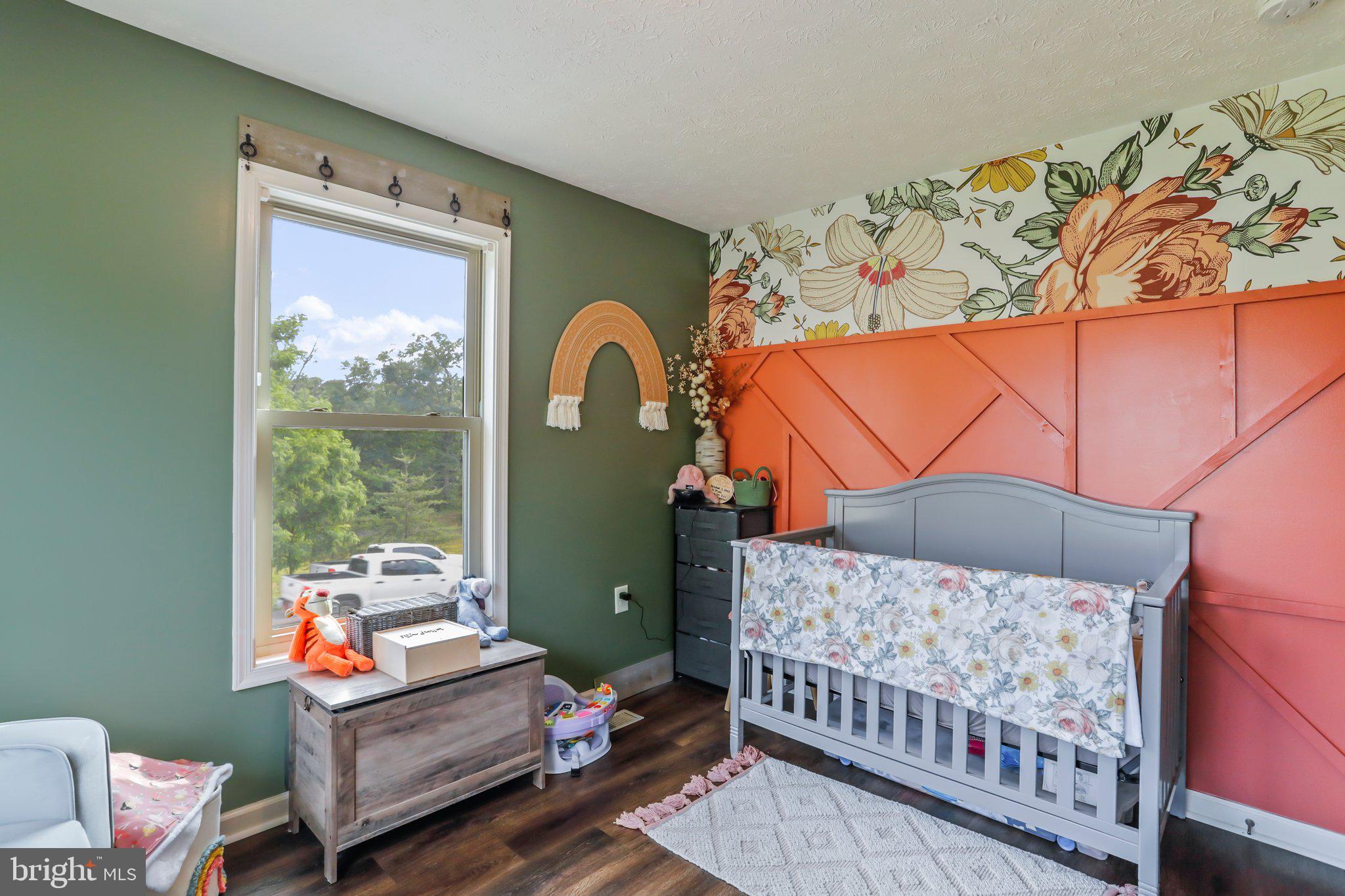 MIDDLE CREEK MANOR - Residential