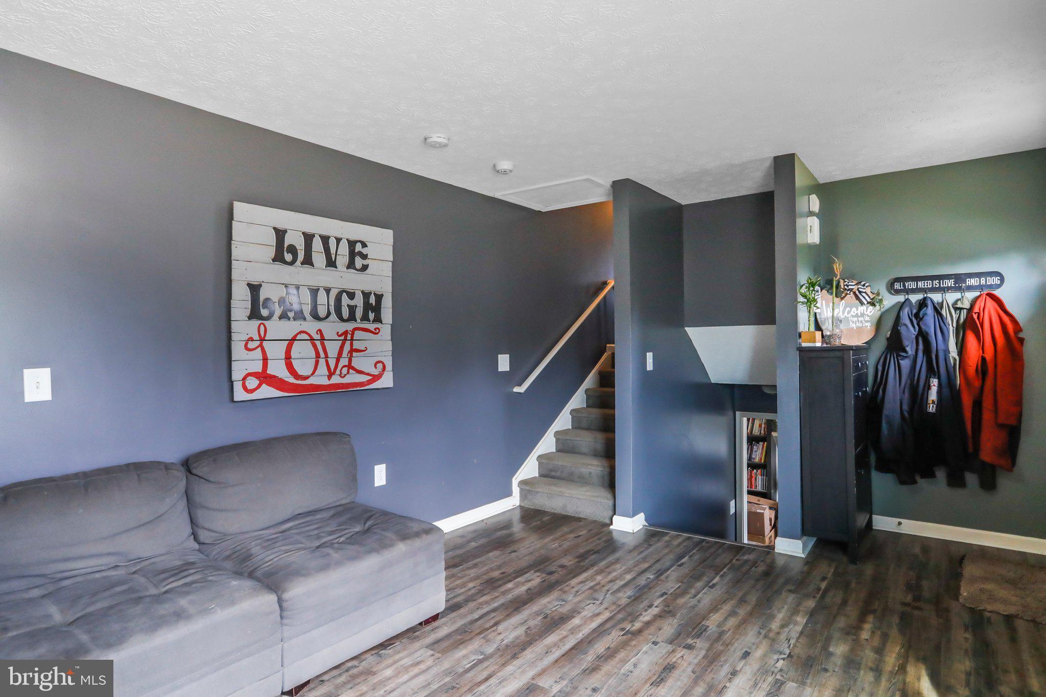 MIDDLE CREEK MANOR - Residential