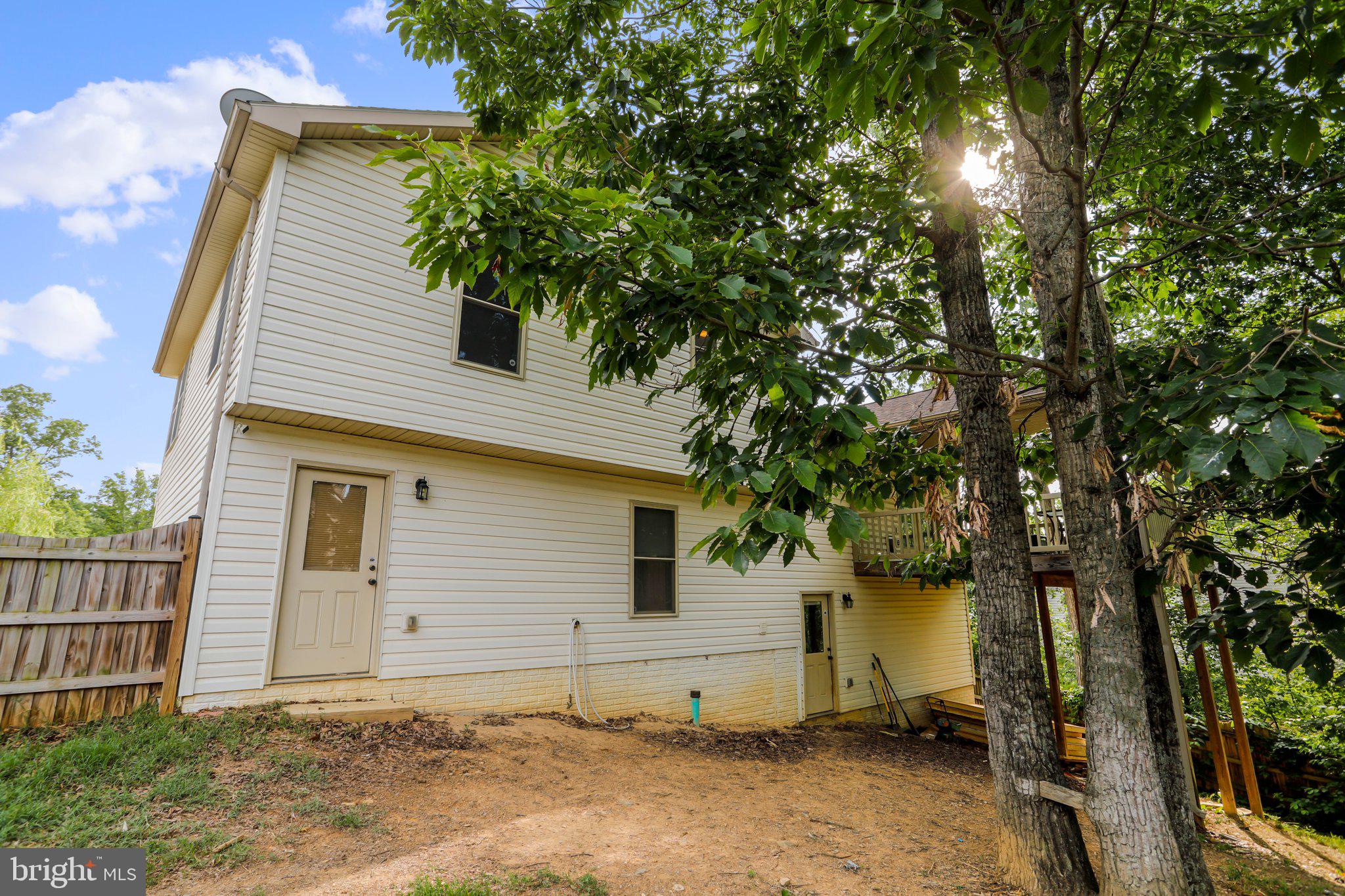 MIDDLE CREEK MANOR - Residential