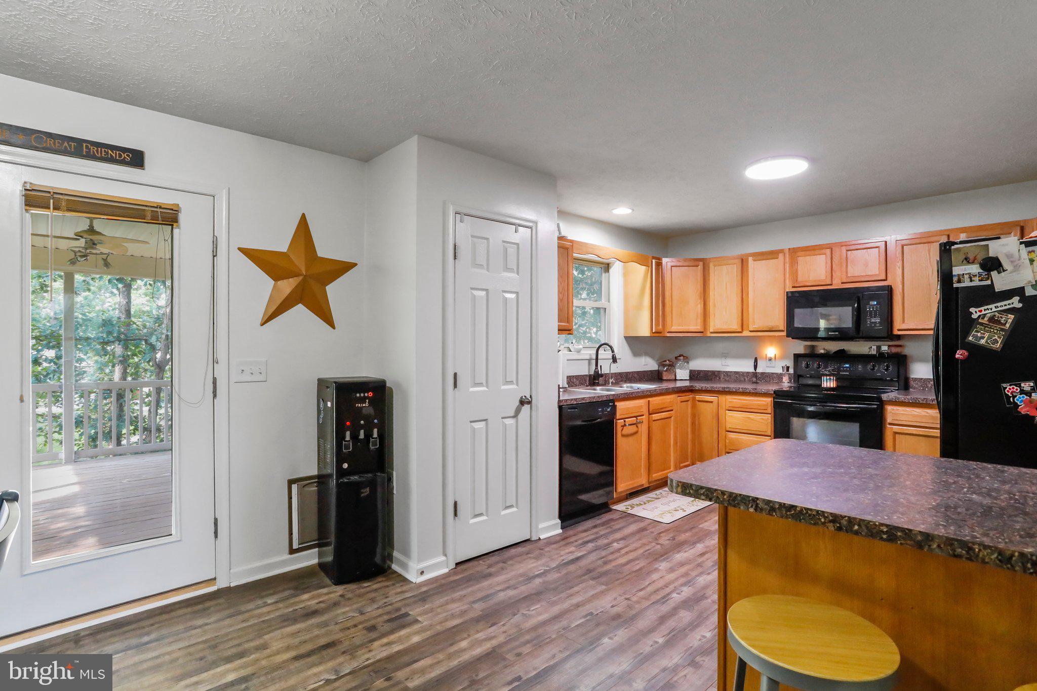 MIDDLE CREEK MANOR - Residential