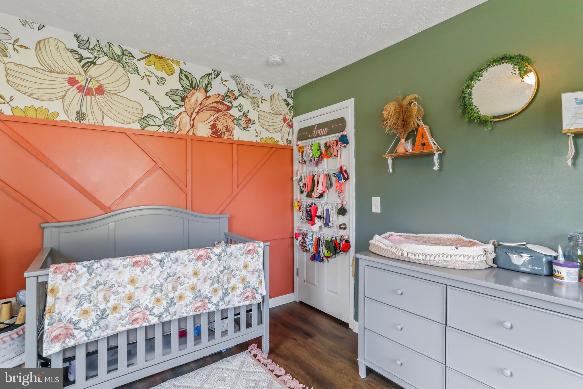 MIDDLE CREEK MANOR - Residential