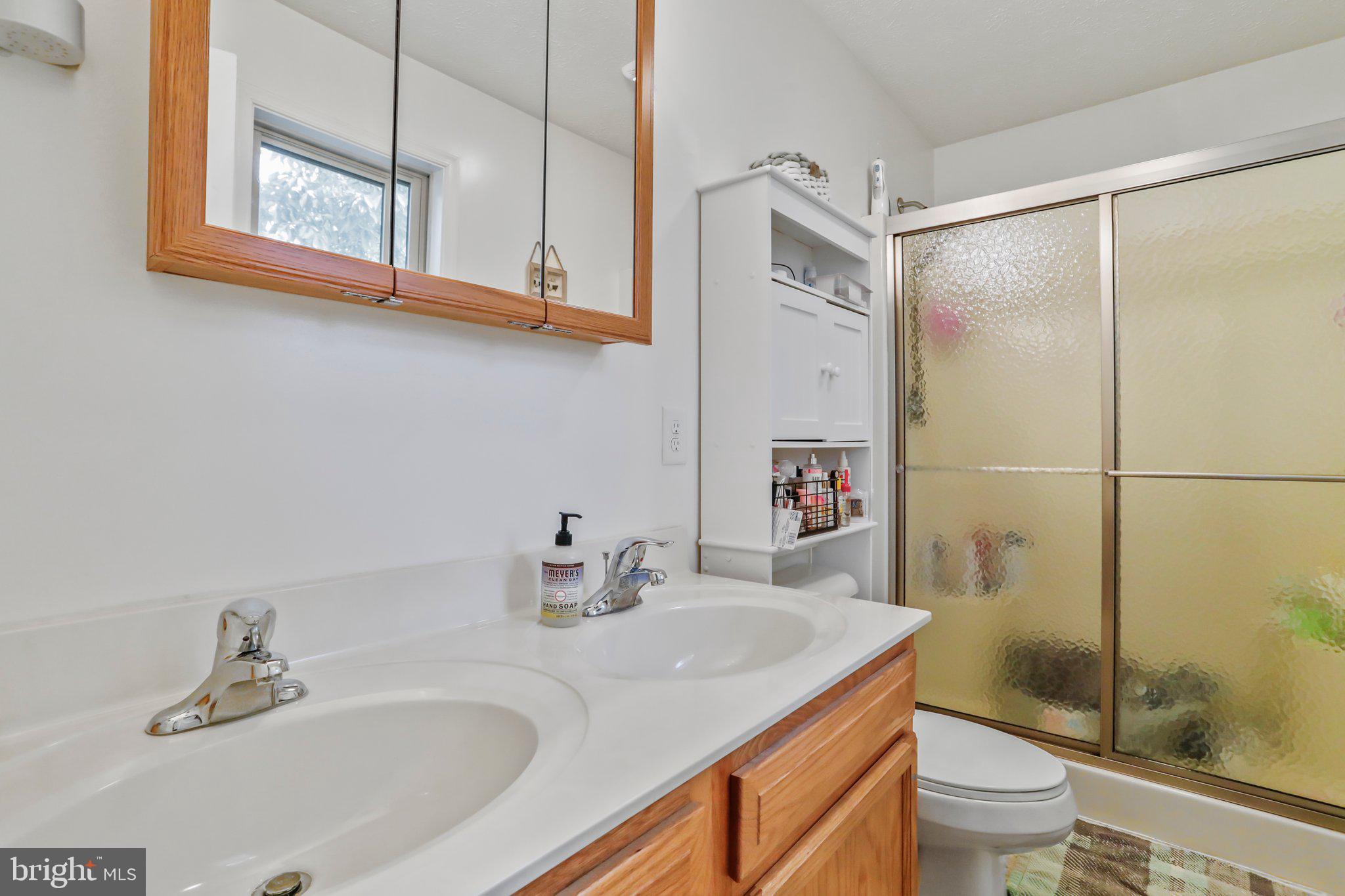 MIDDLE CREEK MANOR - Residential