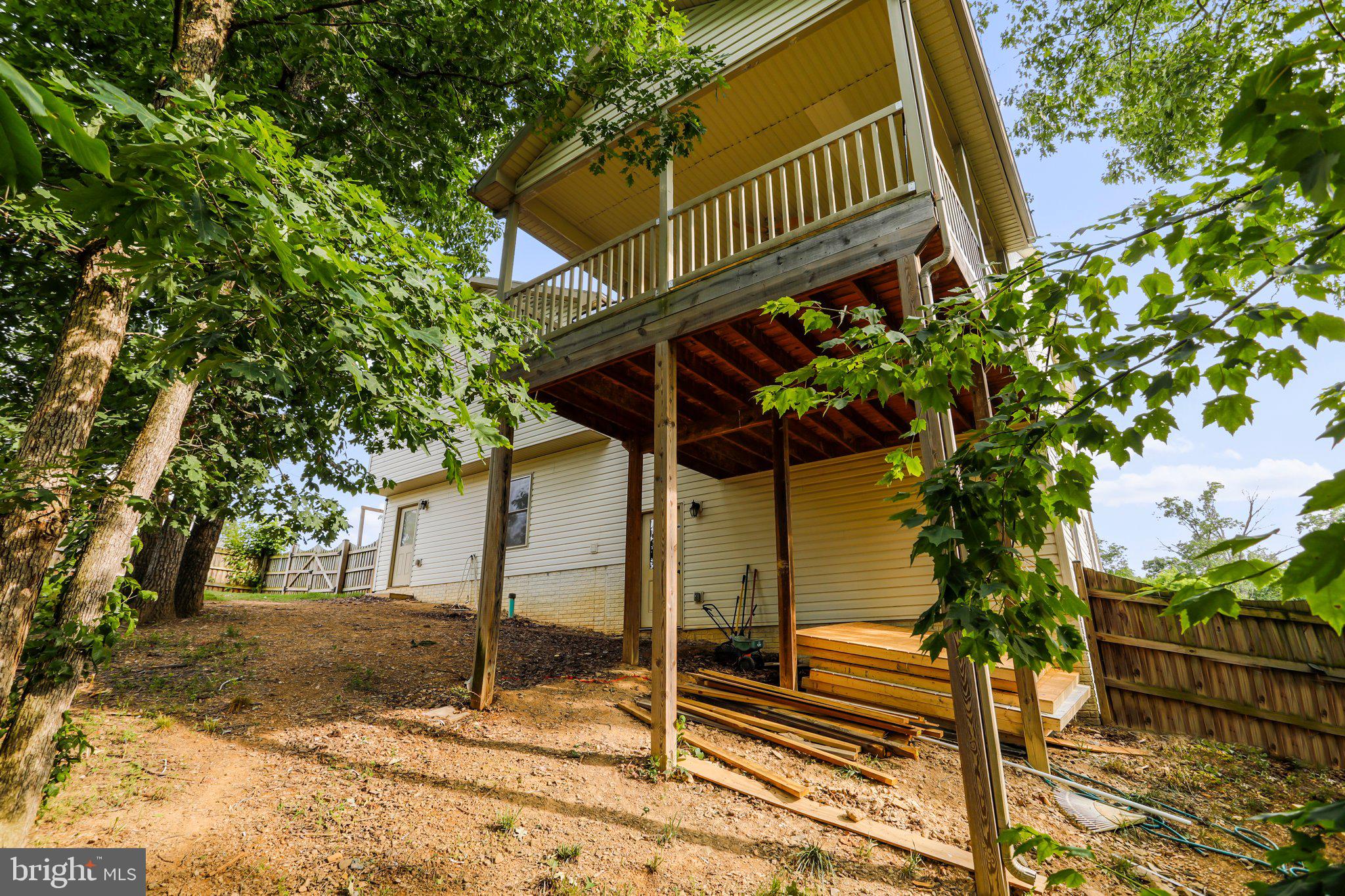 MIDDLE CREEK MANOR - Residential