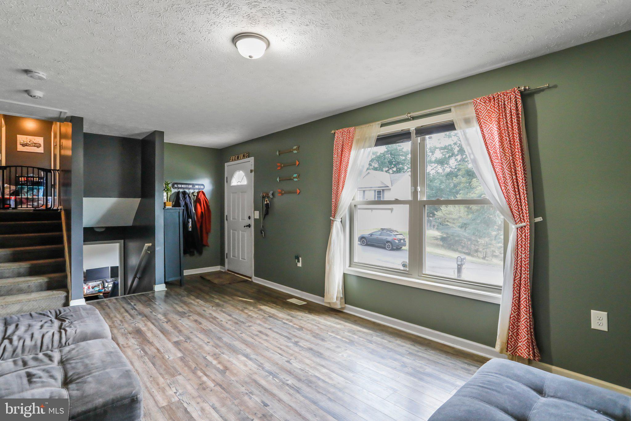 MIDDLE CREEK MANOR - Residential