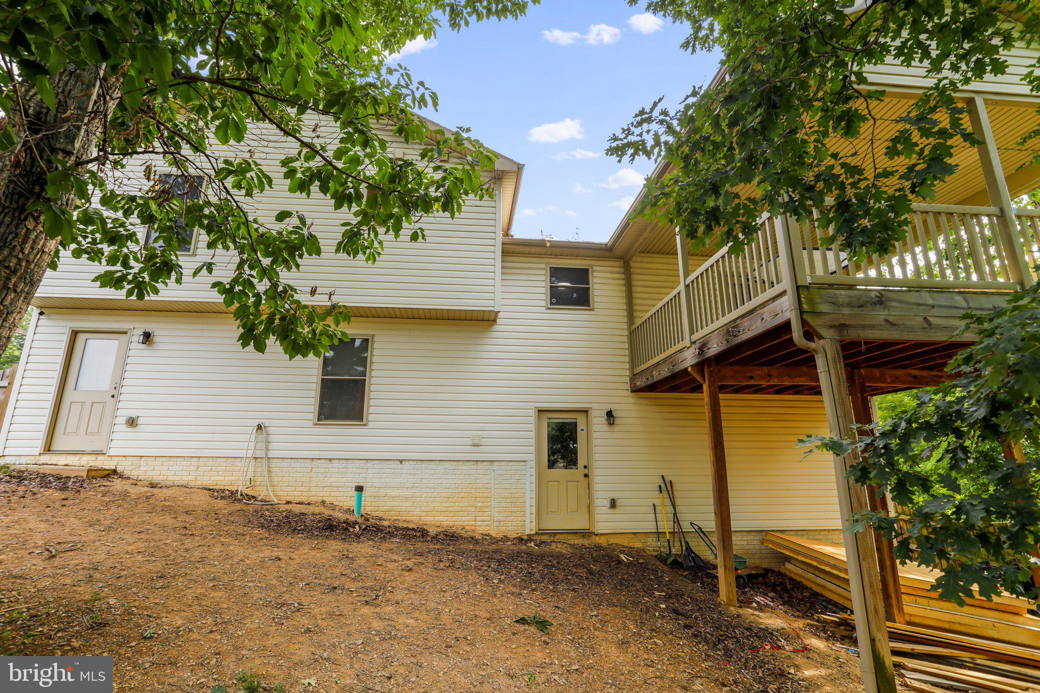 MIDDLE CREEK MANOR - Residential