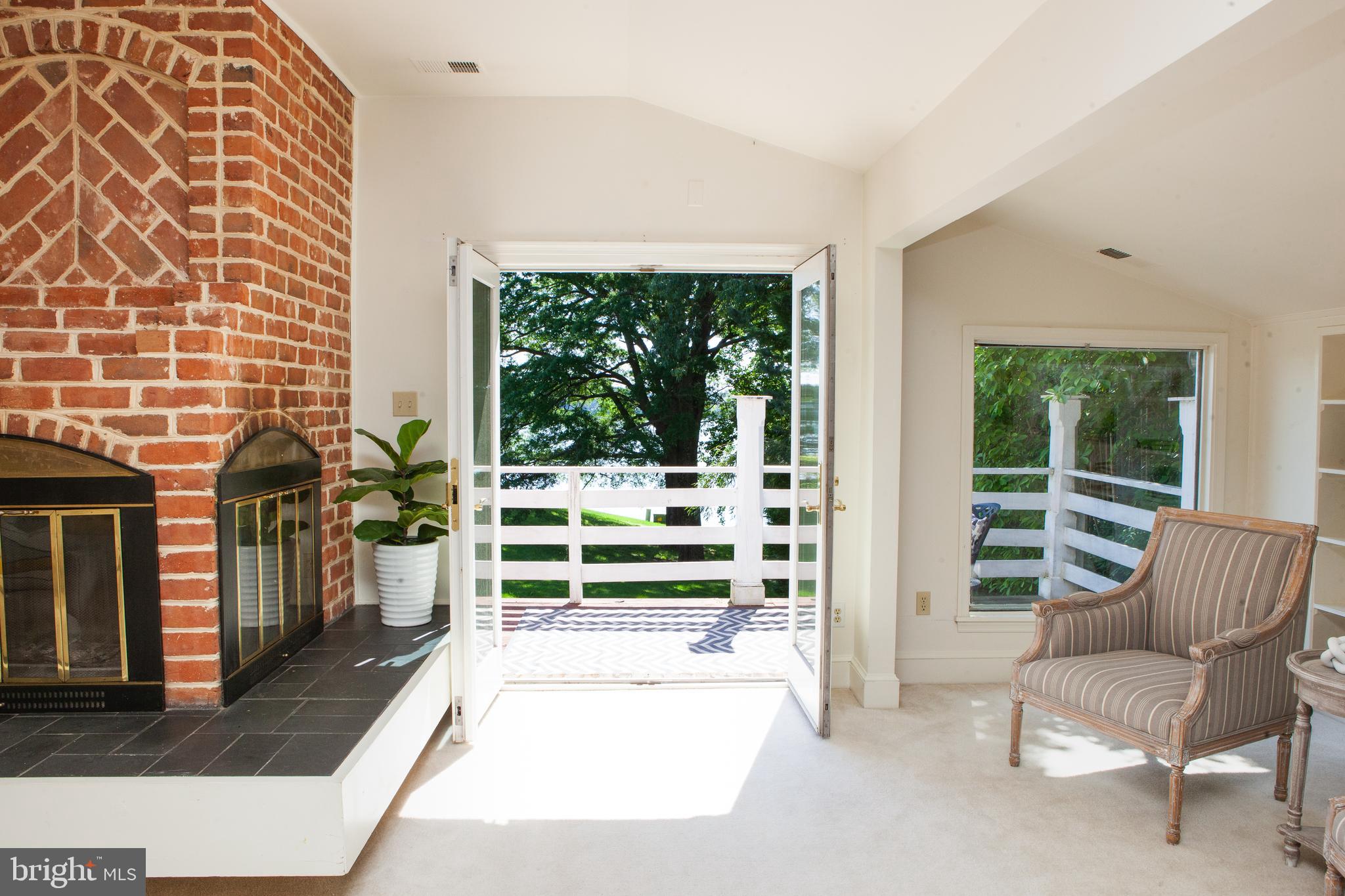 ANDALUSIA ON THE POTOMAC - Residential