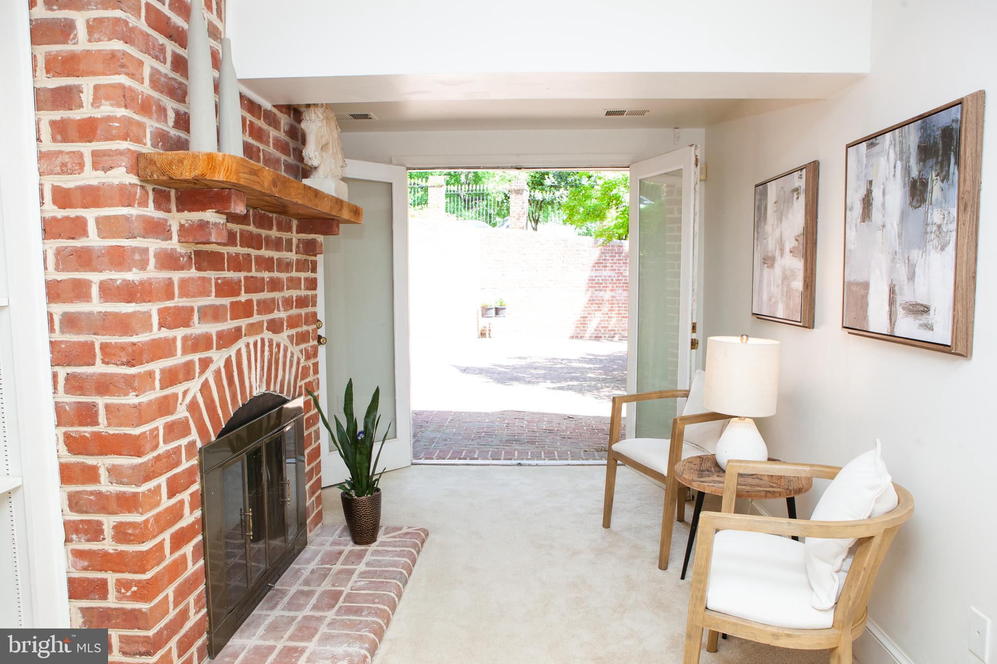 ANDALUSIA ON THE POTOMAC - Residential