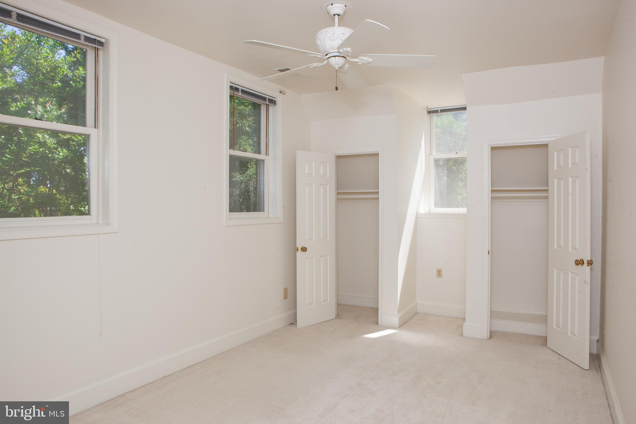 ANDALUSIA ON THE POTOMAC - Residential