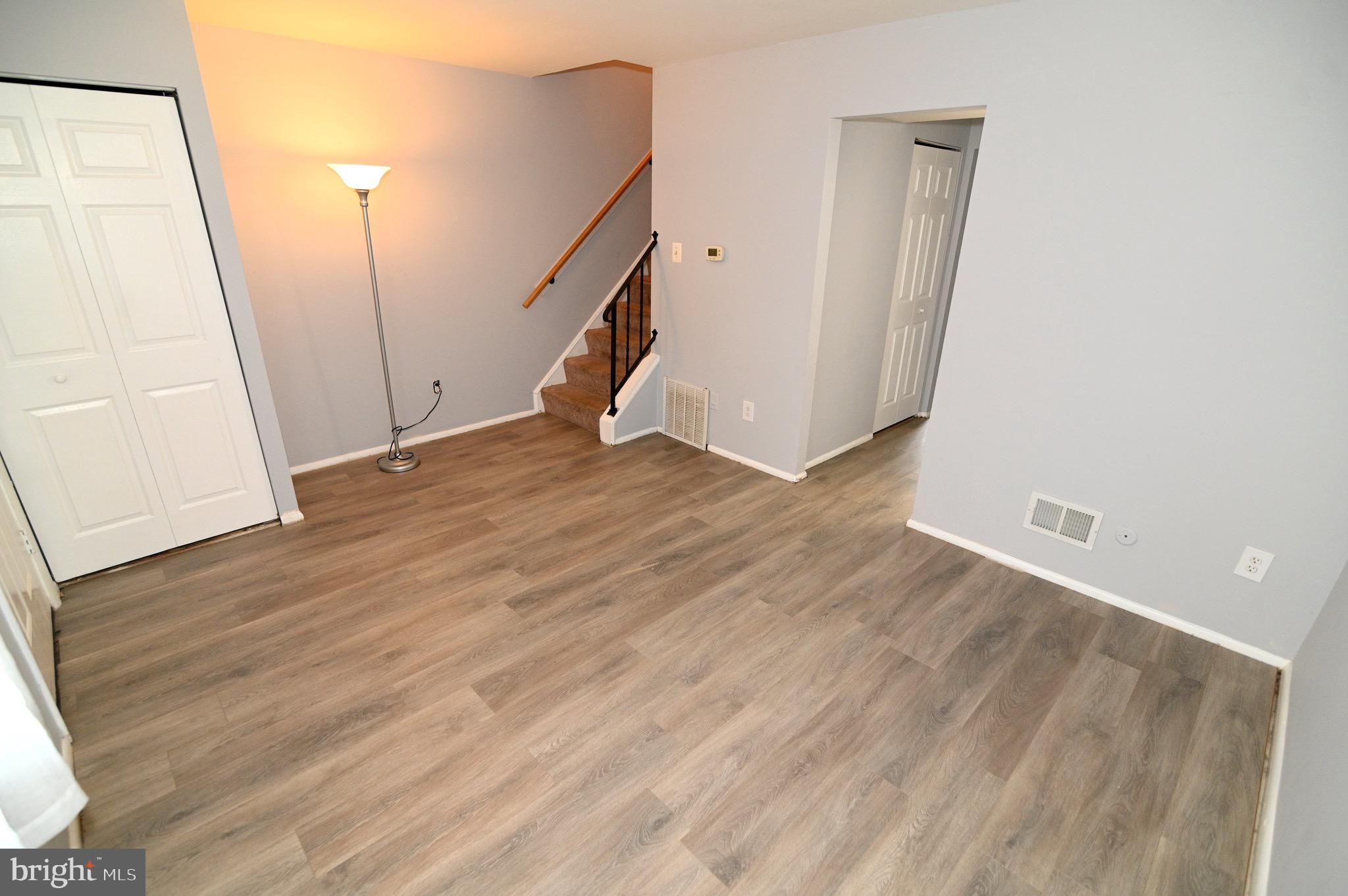 OAK MANOR TWN HSE CONDO - Residential Lease