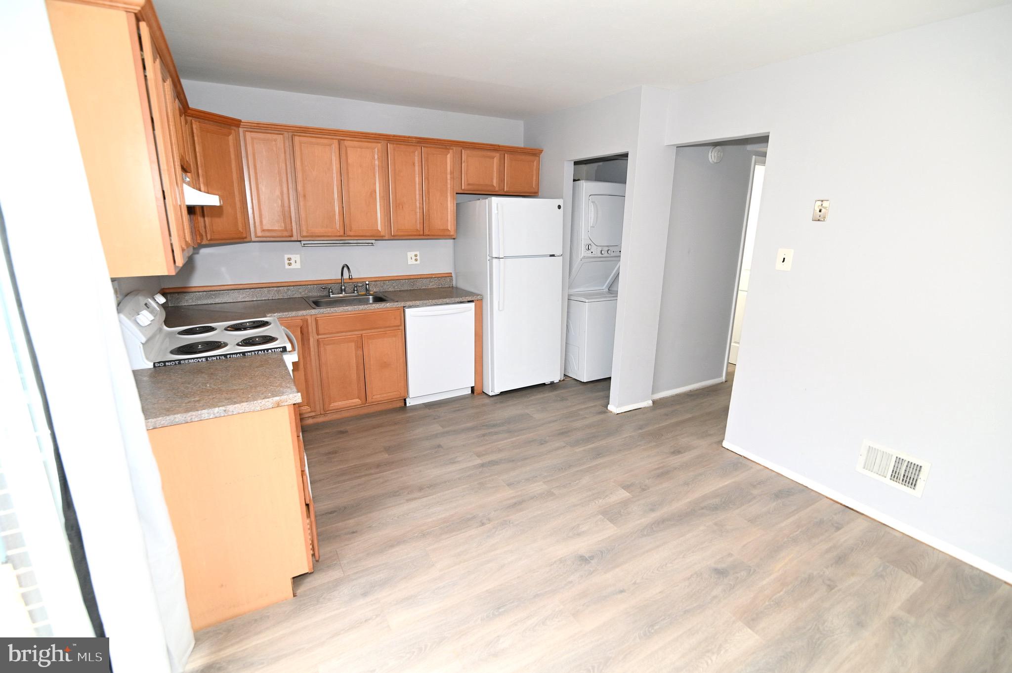 OAK MANOR TWN HSE CONDO - Residential Lease