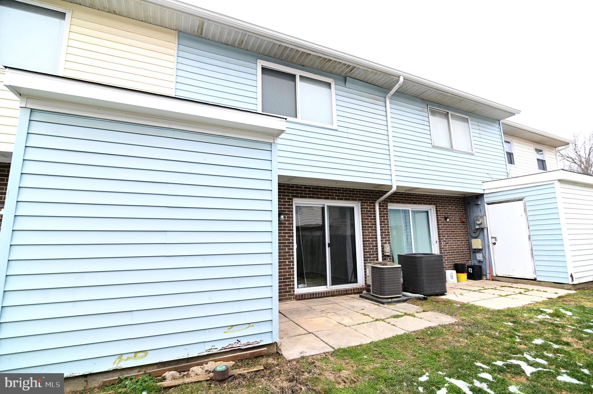 OAK MANOR TWN HSE CONDO - Residential Lease