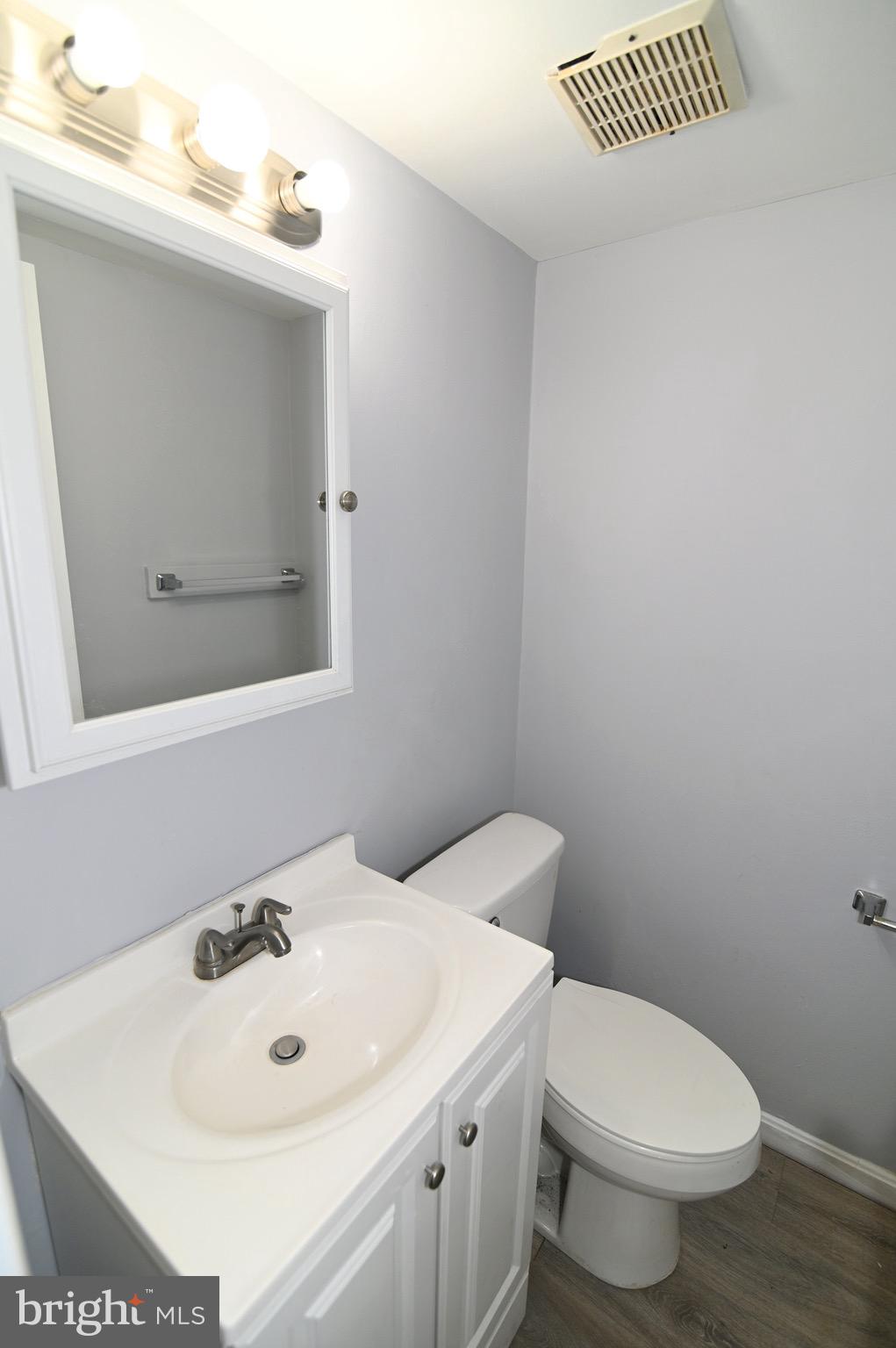 OAK MANOR TWN HSE CONDO - Residential Lease