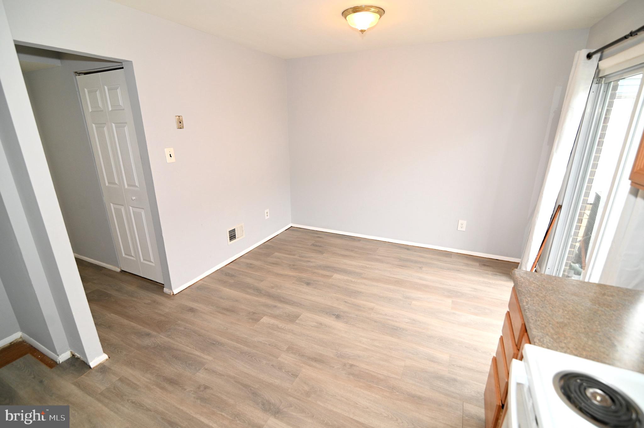 OAK MANOR TWN HSE CONDO - Residential Lease