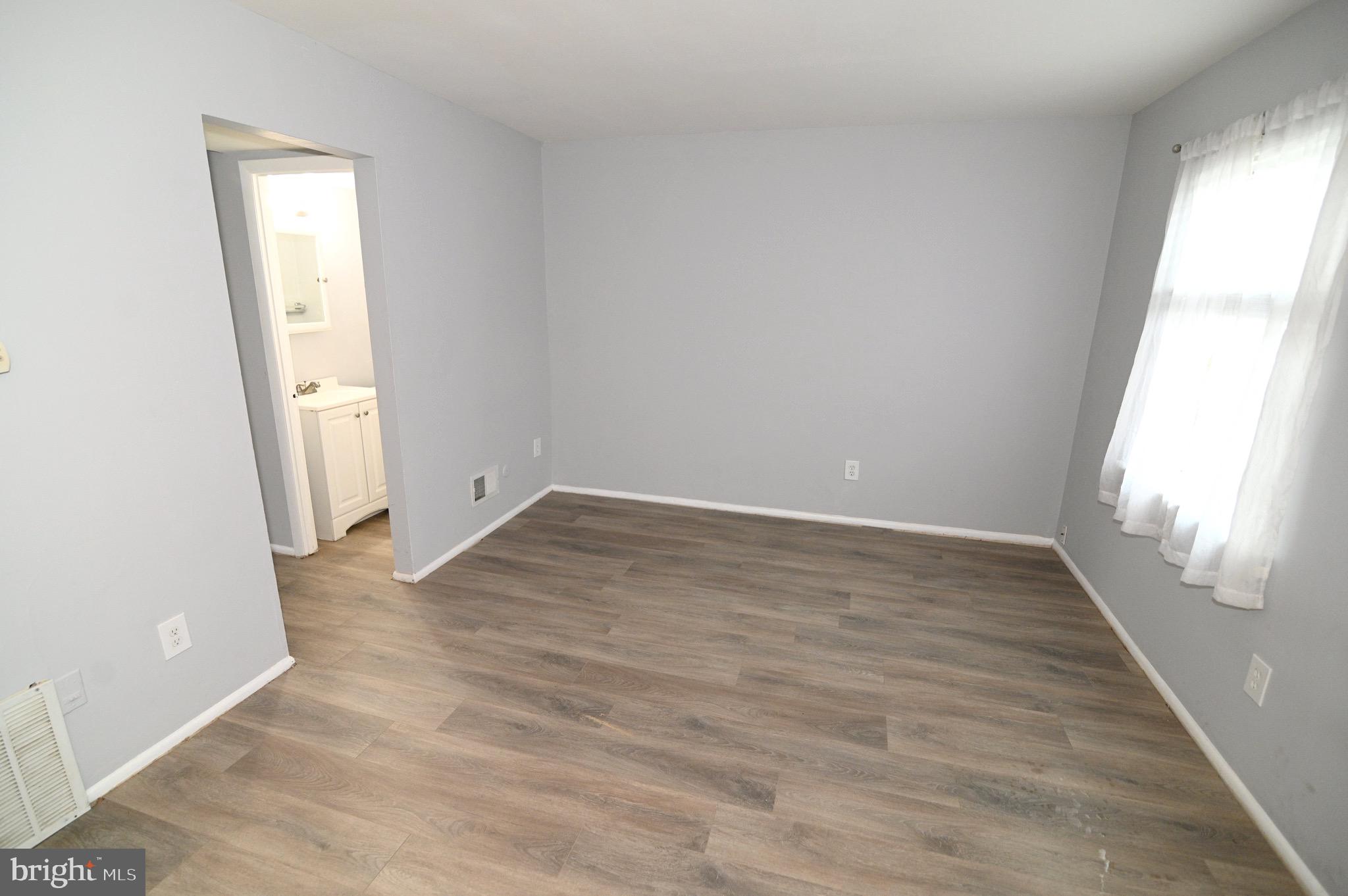 OAK MANOR TWN HSE CONDO - Residential Lease